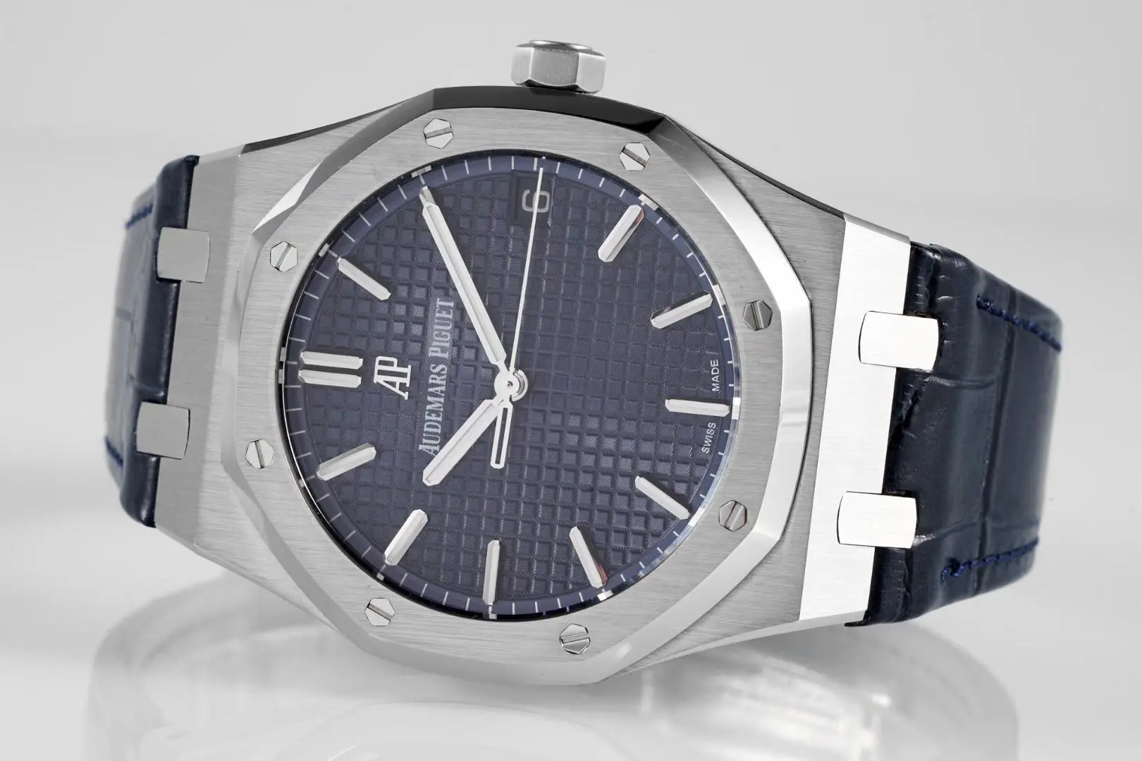 SmoothTexture OM Factory Audemars Piguet Royal Oak 15500 Blue Leather Super Clone Watch 6911