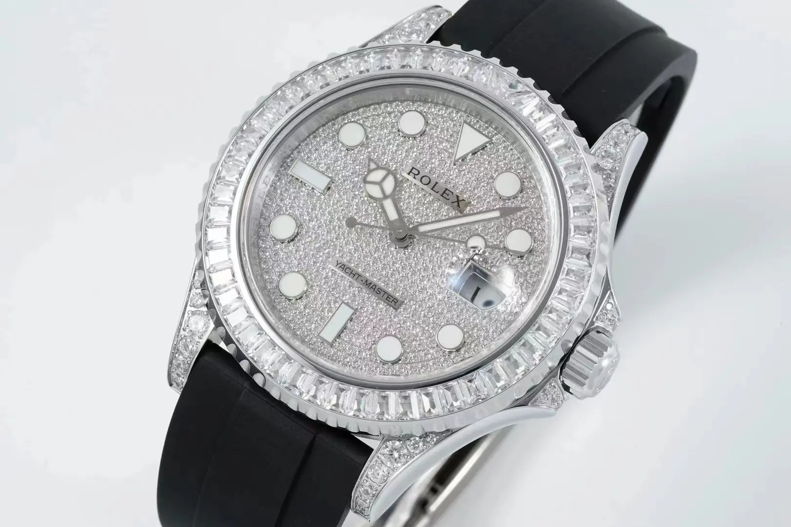 Rolex Yacht-Master 42mm Diamond Set Watch – Silver Dial with Black Rubber Strap Sustainable 349