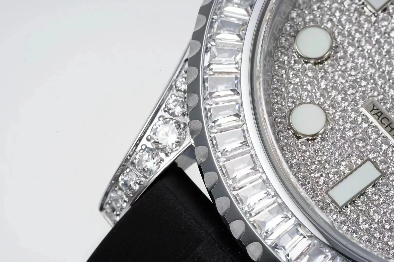 Rolex Yacht-Master 42mm Diamond Set Watch – Silver Dial with Black Rubber Strap Sustainable 349