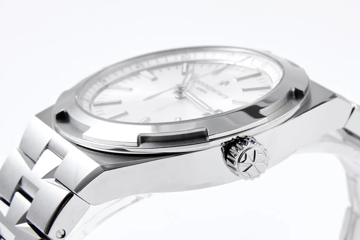 8F Factory Vacheron Constantin Overseas 4500V Series – Silver Stainless Steel Automatic Watch with Date Display – Best Super Clone Watch SoftTouch 5244