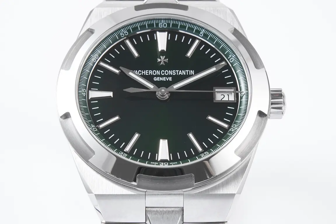 Popular PPF Factory Vacheron Constantin Overseas 4500V Series – 41mm Stainless Steel Watch with Green Dial and Steel Bracelet – Best Super Clone Watch 7169