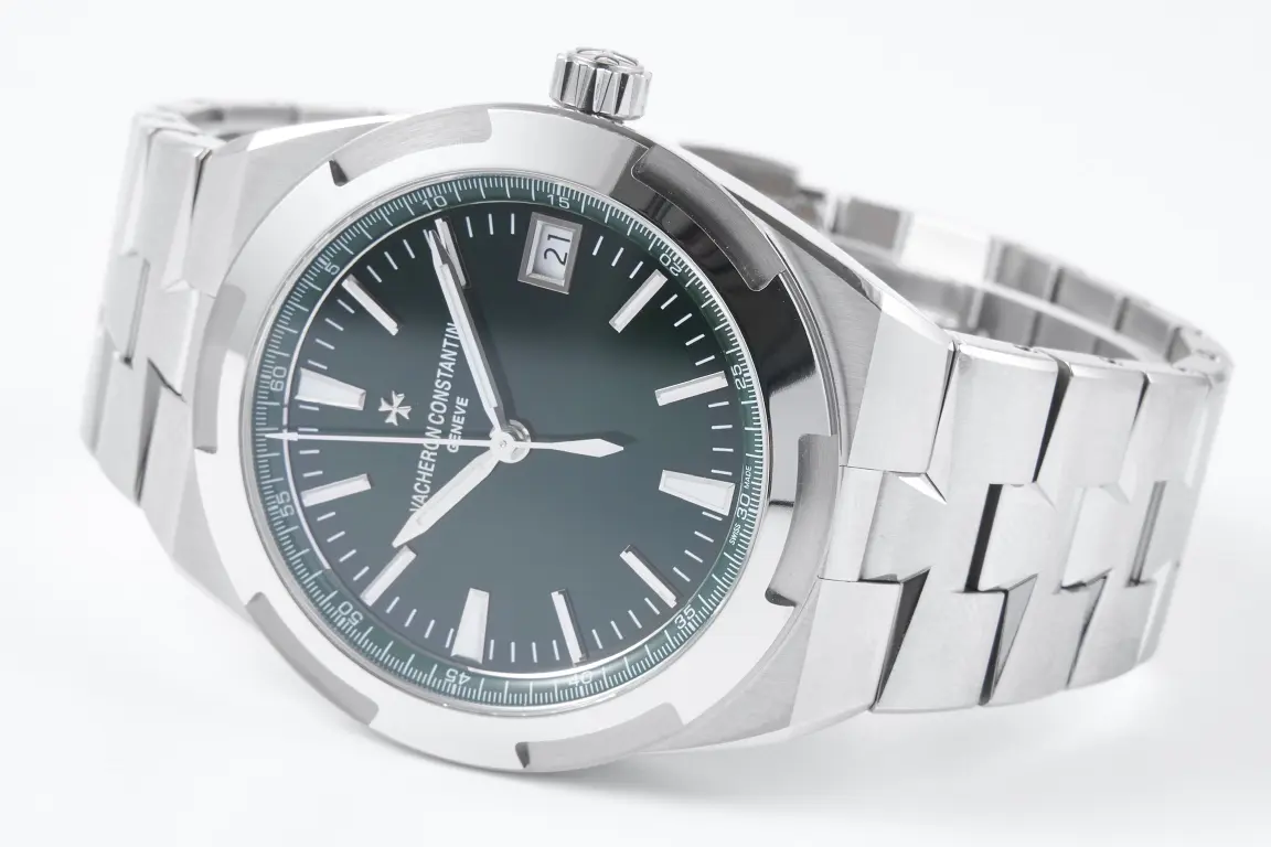 Popular PPF Factory Vacheron Constantin Overseas 4500V Series – 41mm Stainless Steel Watch with Green Dial and Steel Bracelet – Best Super Clone Watch 7169