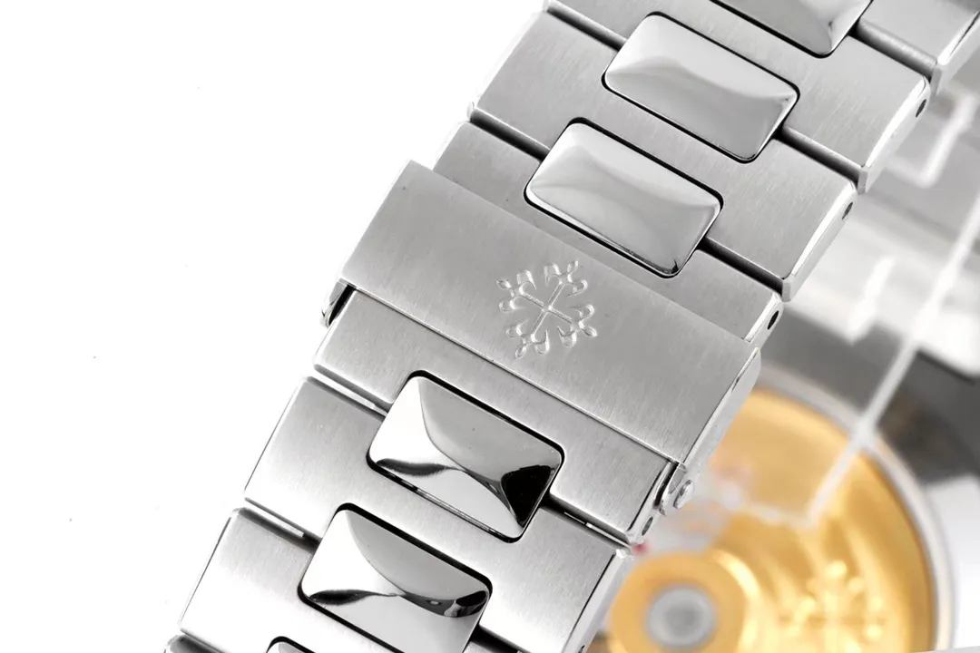TW Factory Patek Philippe Nautilus 5726 1A Silver Super Clone Replica Watch Packable 3300
