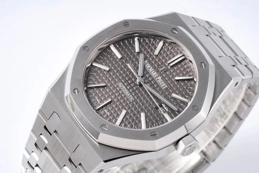 TWA Factory Audemars Piguet Royal Oak 15400 Silver Automatic Super Clone Watch RelaxedFit 7652