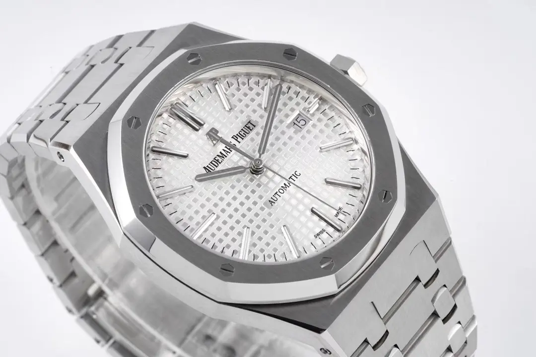 ZF Factory Audemars Piguet Royal Oak 15400 Silver Automatic Super Clone Watch ComfortFit 1512