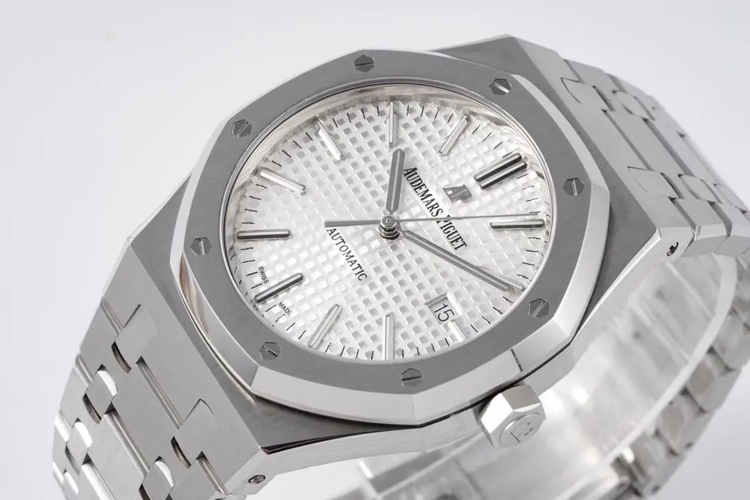 ZF Factory Audemars Piguet Royal Oak 15400 Silver Automatic Super Clone Watch ComfortFit 1512