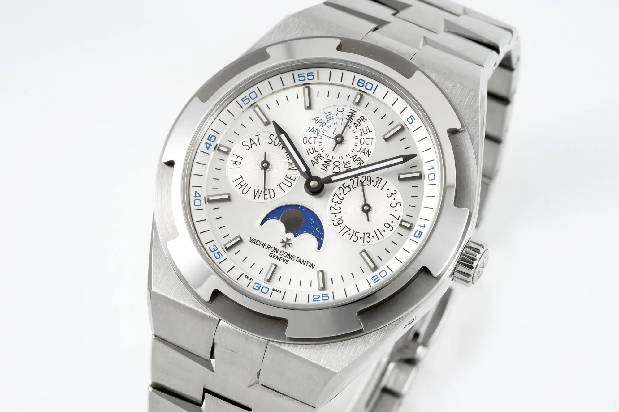 Versatile PPF Factory Vacheron Constantin Overseas 4300V Perpetual Calendar Watch – Silver Dial, Stainless Steel Bracelet, Best Super Clone Edition 7074