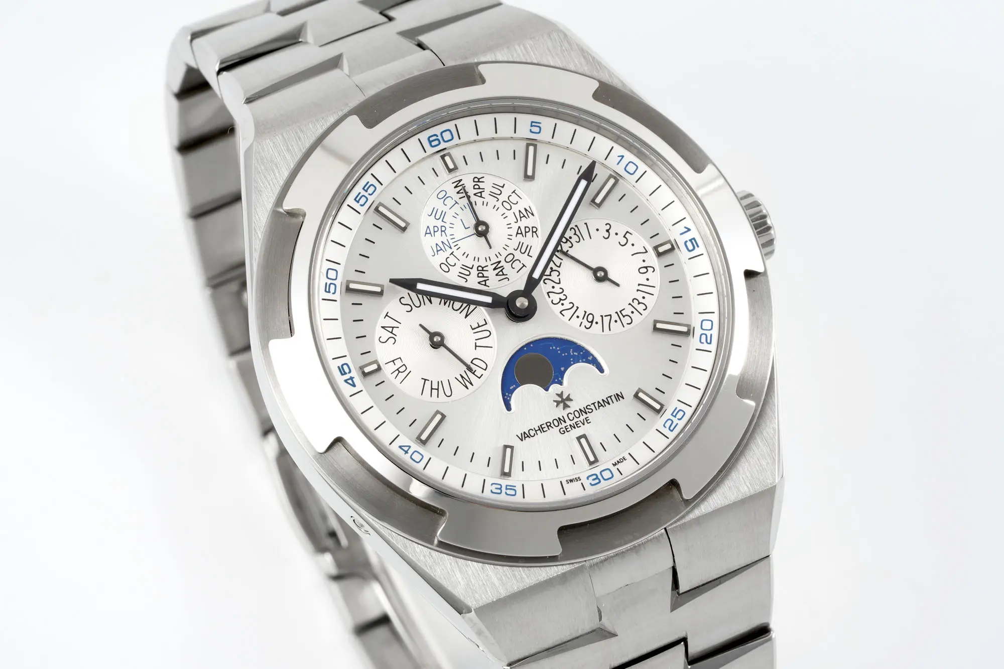 Versatile PPF Factory Vacheron Constantin Overseas 4300V Perpetual Calendar Watch – Silver Dial, Stainless Steel Bracelet, Best Super Clone Edition 7074