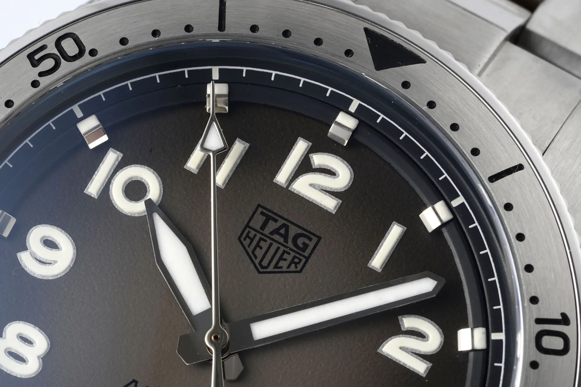 GoodFit V6 Factory TAG Heuer Series Watch – Silver Stainless Steel, Grey Dial, Dress &  Style, 100m Waterproof, SW200 Movement, Premium Super Clone Design 4081
