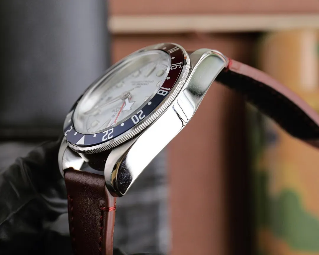 Tudor Black Bay GMT White Dial Red Blue Pepsi Bezel Brown Leather Strap Men’s Luxury Watch Trendsetting 4290