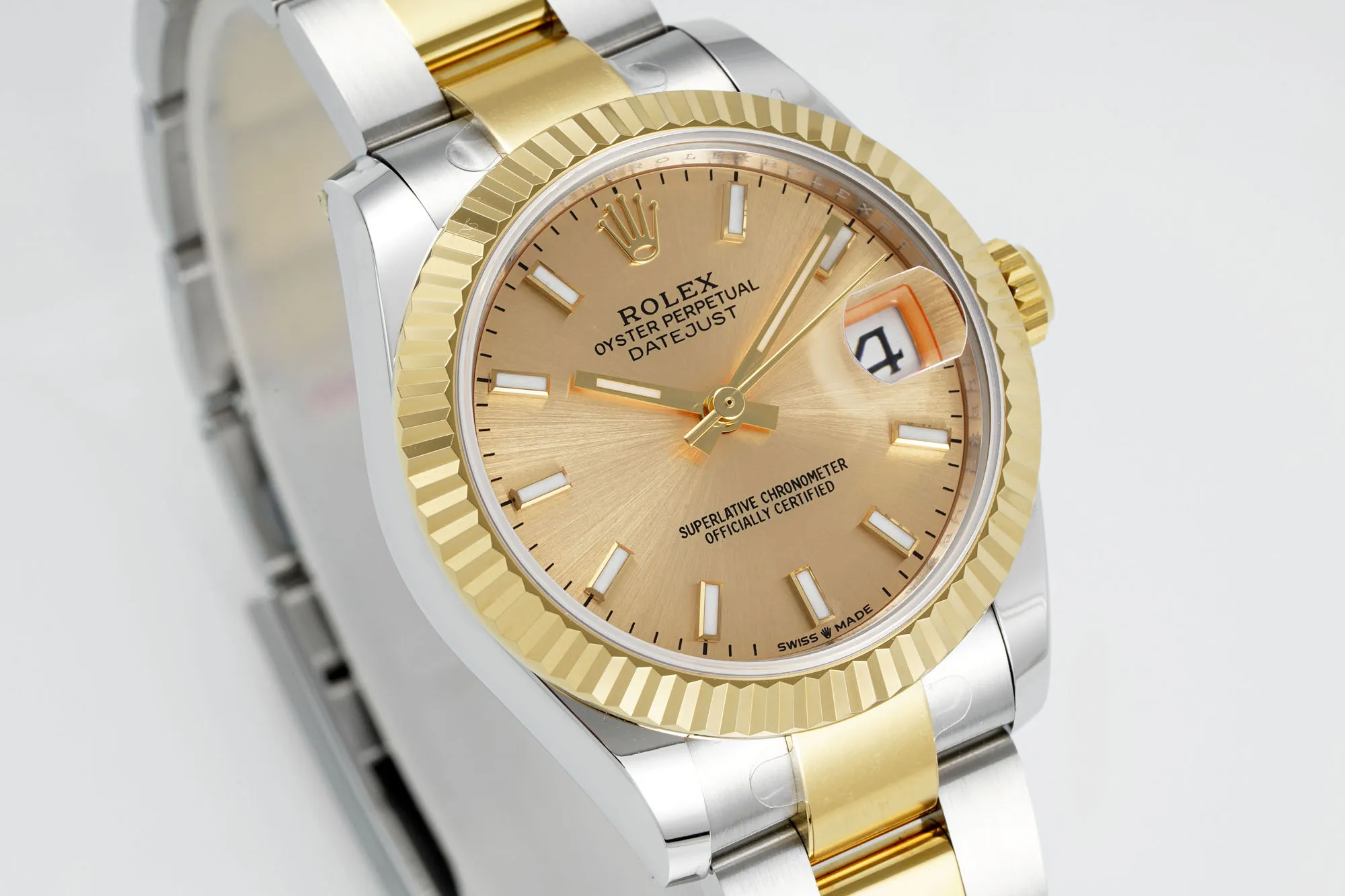 AR Factory Rolex Lady-Datejust 31mm Two-Tone Yellow Gold and Steel Champagne Dial Fluted Bezel Oyster Bracelet Luxury Watch Effortless 5000