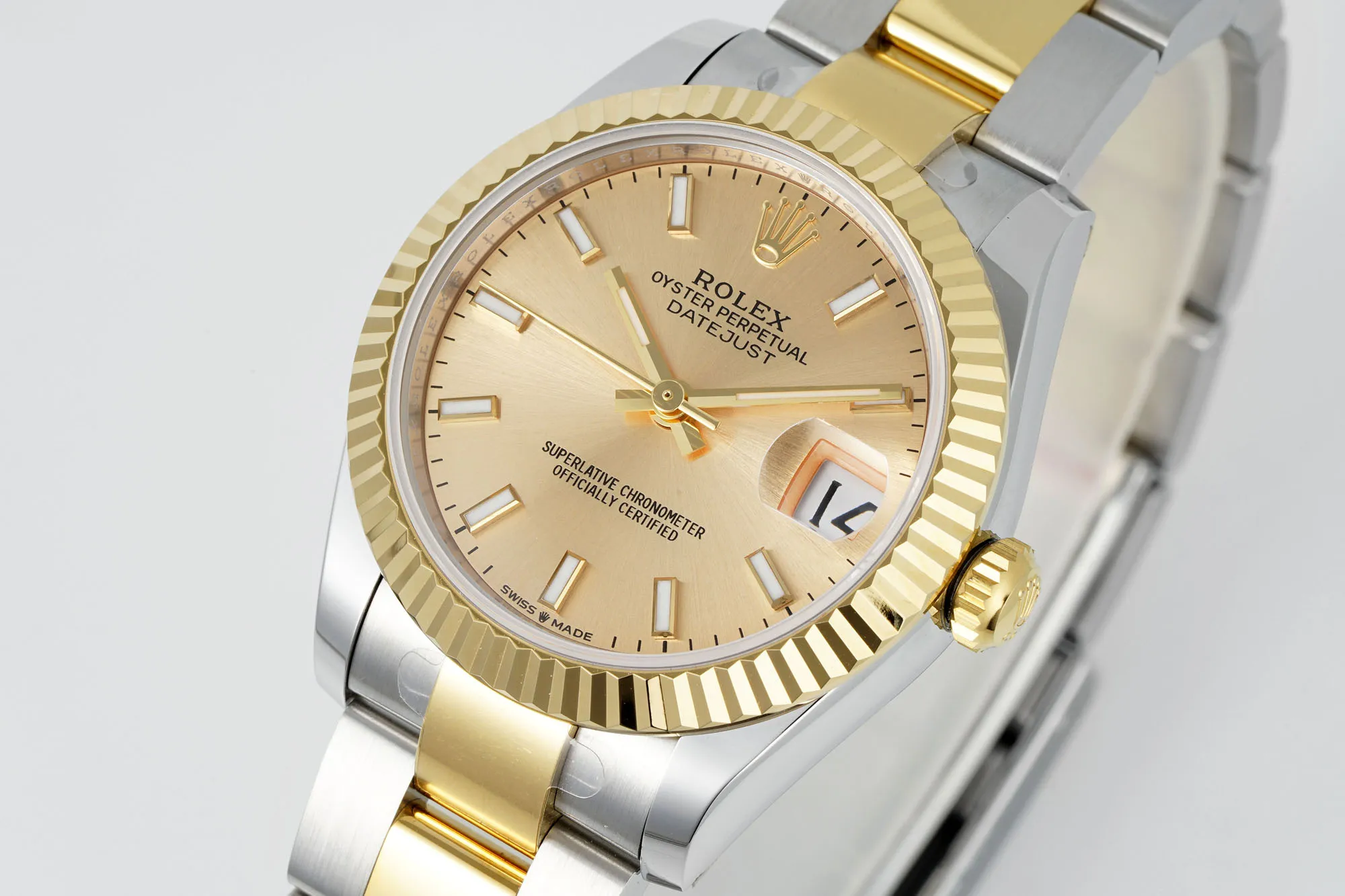 AR Factory Rolex Lady-Datejust 31mm Two-Tone Yellow Gold and Steel Champagne Dial Fluted Bezel Oyster Bracelet Luxury Watch Effortless 5000