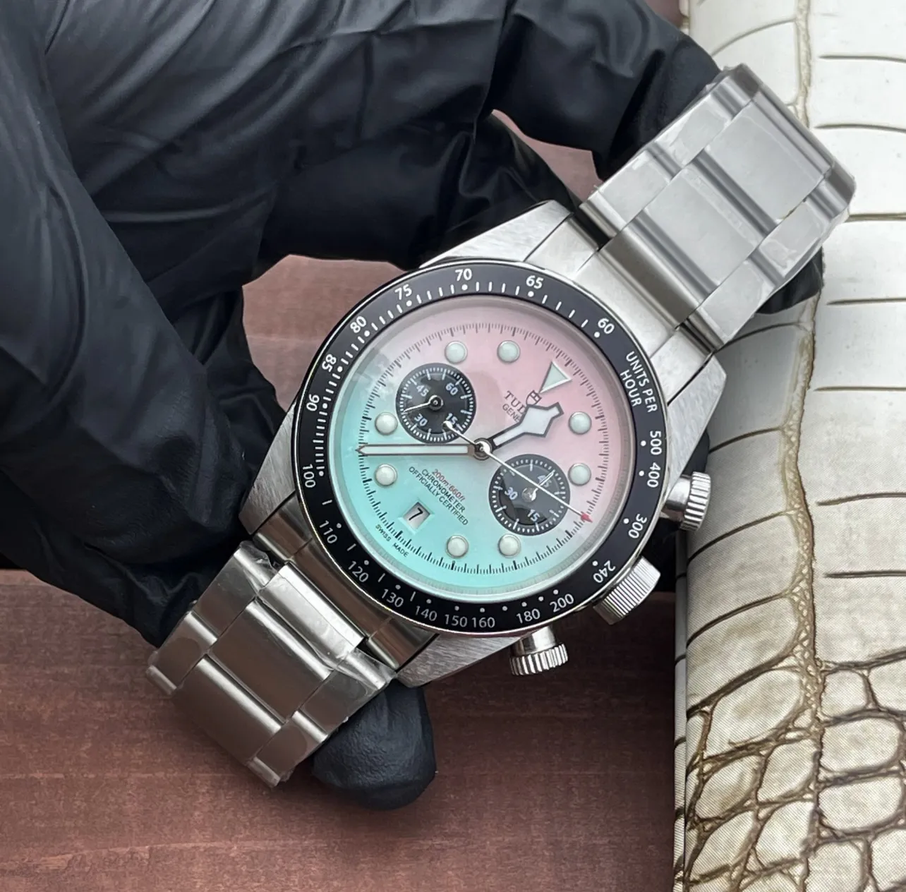 WrinkleFree Tudor Black Bay Chrono Gradient Pink-to-Blue Dial Stainless Steel Bracelet Men’s Chronograph Watch 4288