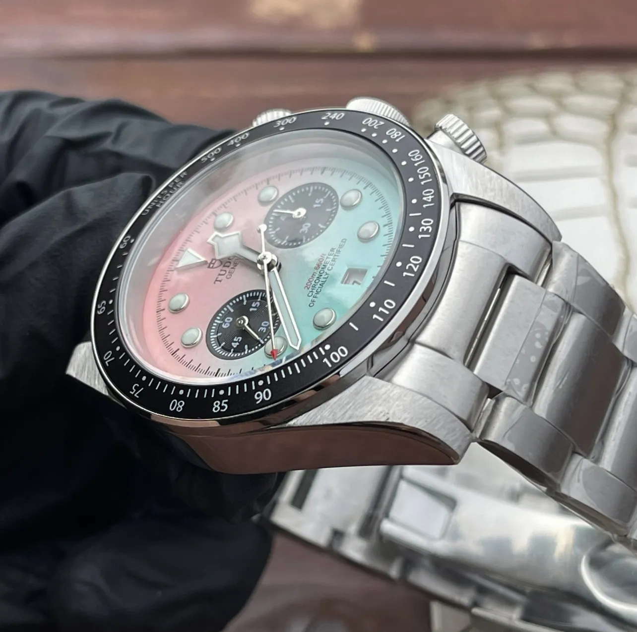 WrinkleFree Tudor Black Bay Chrono Gradient Pink-to-Blue Dial Stainless Steel Bracelet Men’s Chronograph Watch 4288