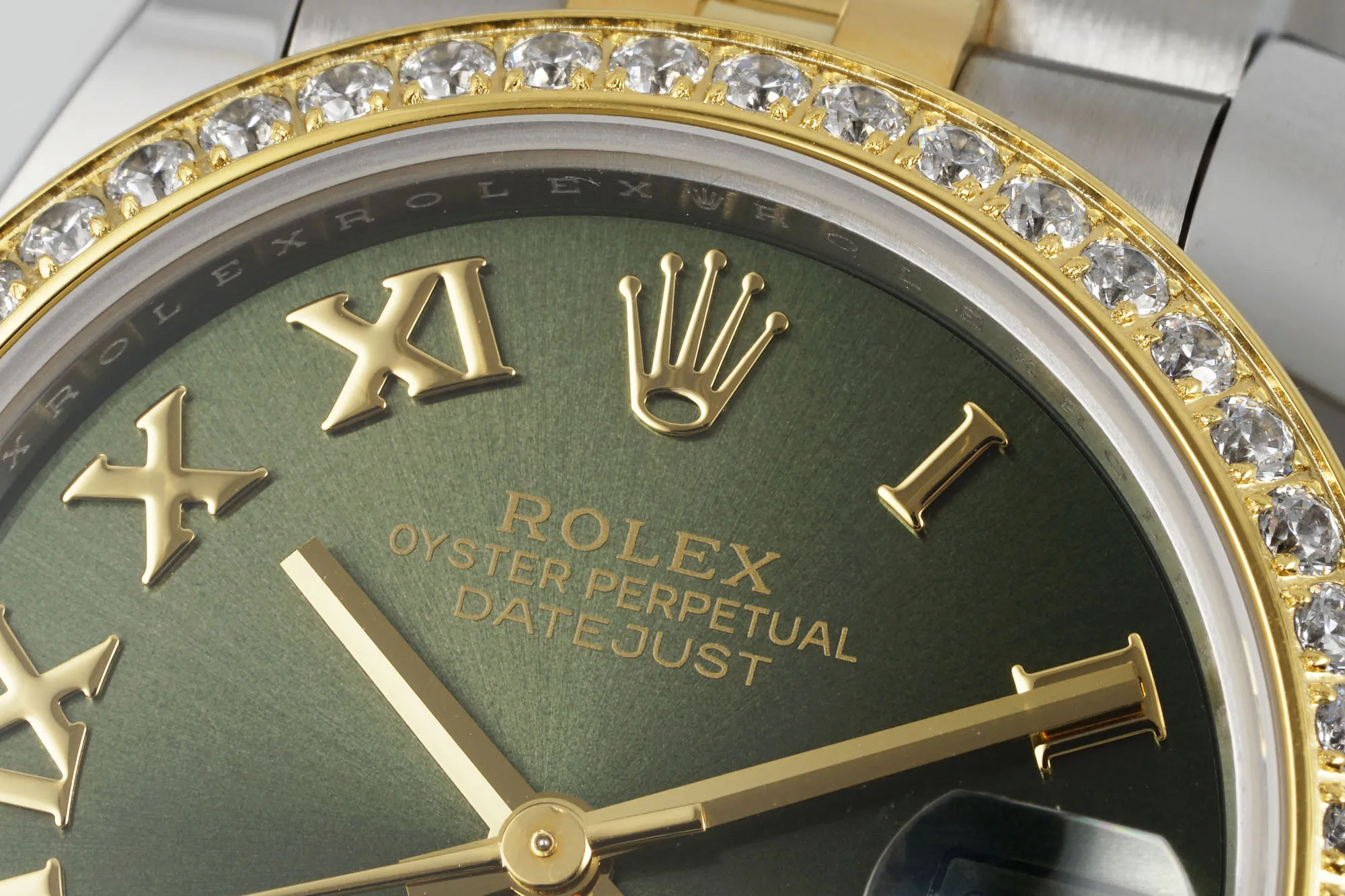 HighPerformance AR Factory Rolex Datejust 31mm Olive Green Roman Numeral Dial Diamond Bezel Two-Tone Yellow Gold & Stainless Steel Jubilee Bracelet Ladies Watch 4904