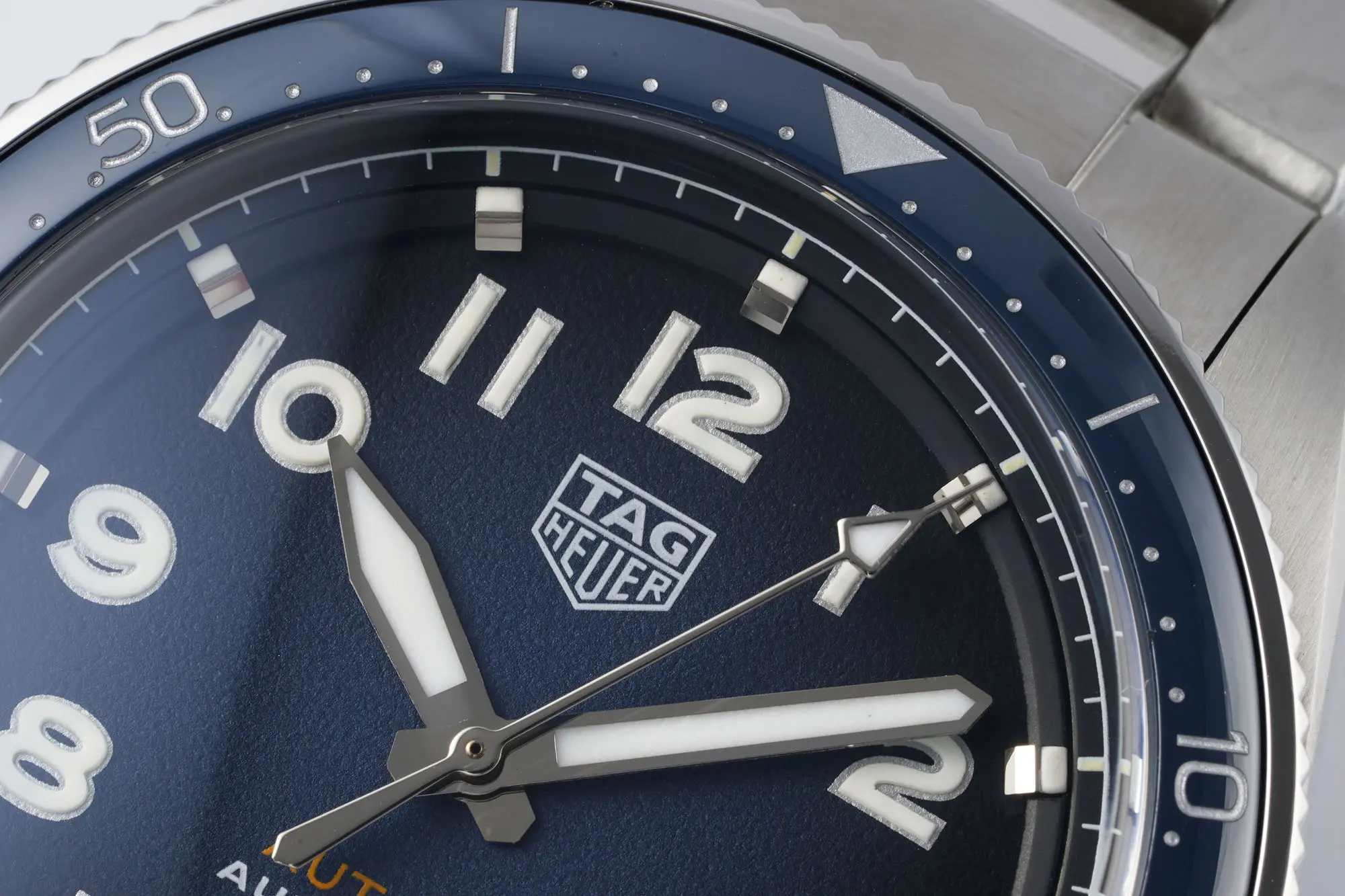 UrbanChic V6 Factory TAG Heuer Series Watch – Blue Dial, Stainless Steel, Automatic Movement, Formal &  Style, Super Clone Replica Edition 4095