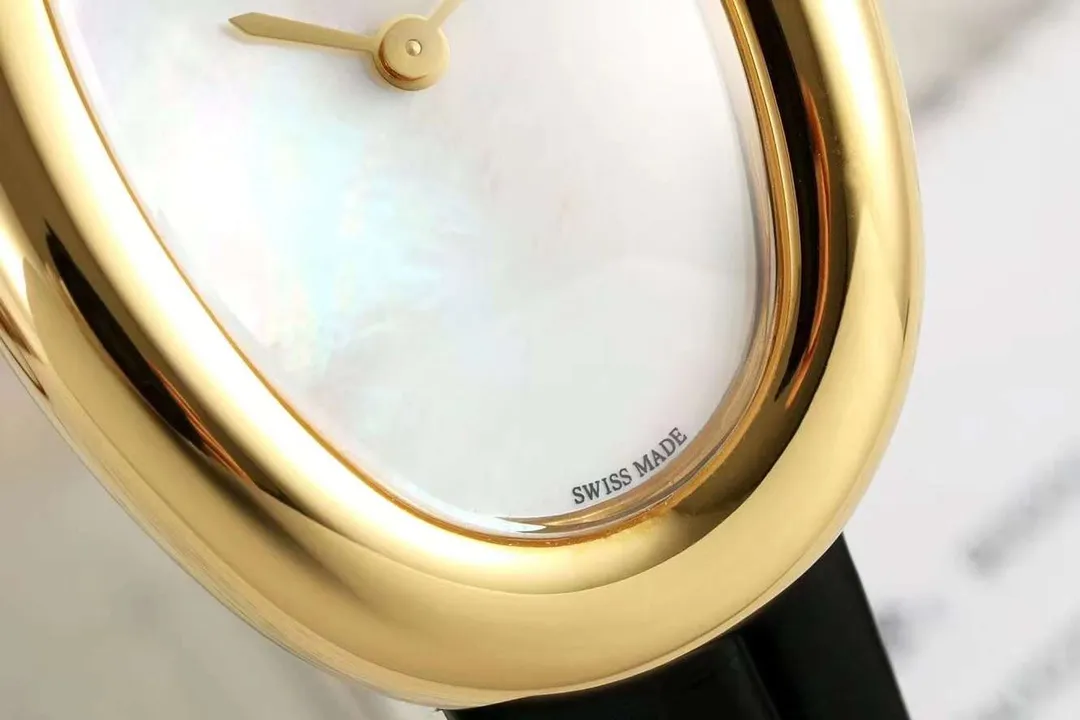 HighQuality Cartier Baignoire Oval Yellow Gold Case Mother-of-Pearl Dial Black Leather Strap Swiss Made Women’s Luxury Watch 2846