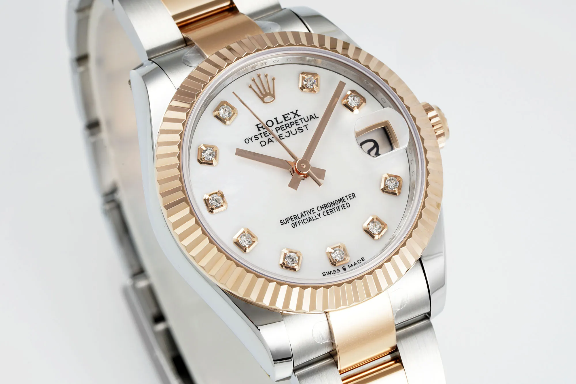 FlexibleFit AR Factory Rolex Lady-Datejust 28mm White Mother-of-Pearl Dial Diamond Bezel Two-Tone Stainless Steel and Yellow Gold Jubilee Bracelet Women’s Watch 4929