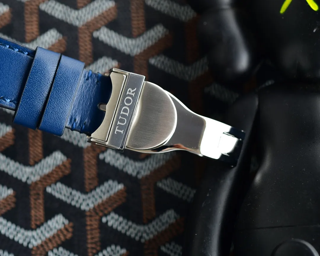 Tudor Black Bay 58 Blue Dial Gold-Tone Case Men’s Diver Watch with Navy Leather Strap Colorful 4285