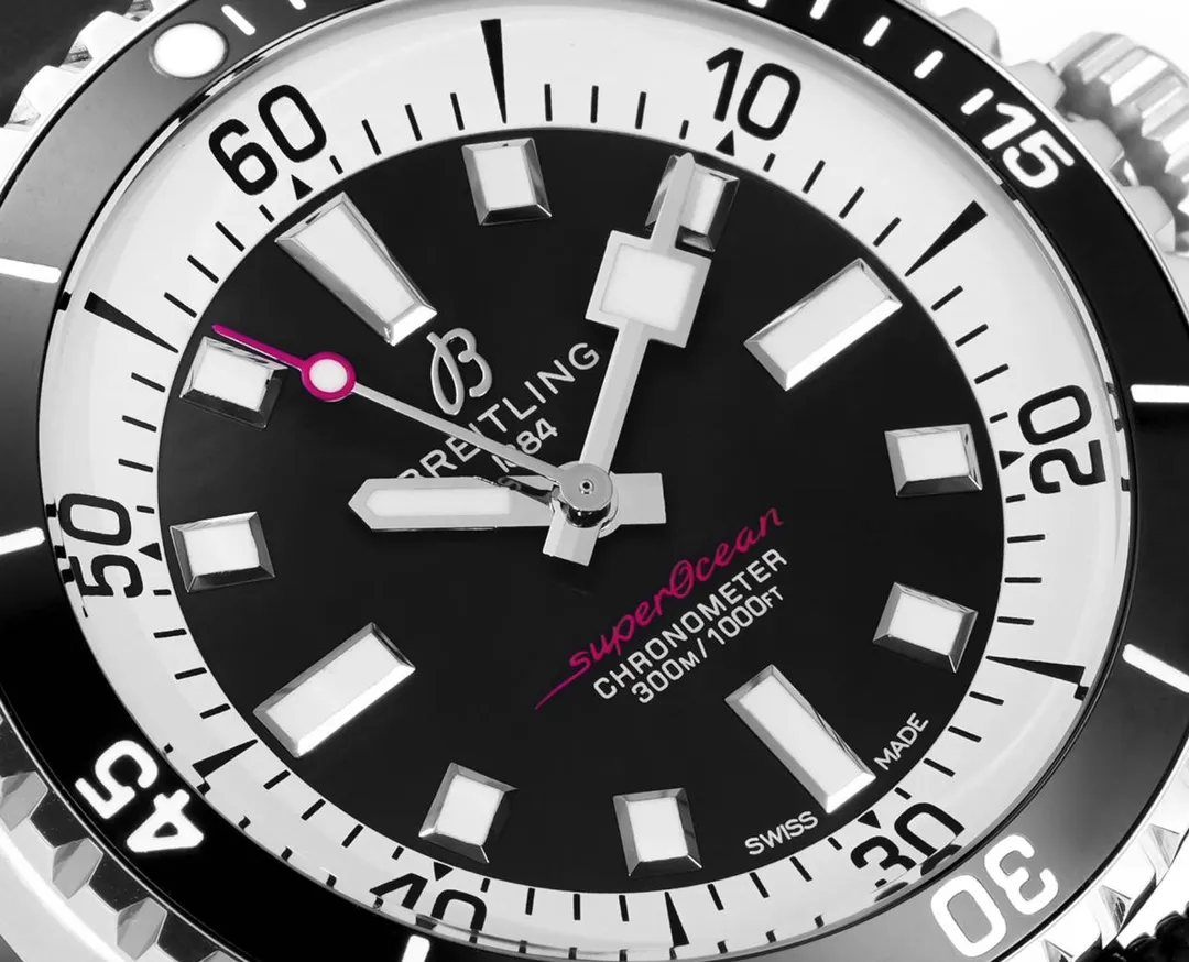 BLS Factory Breitling Superocean Automatic Black Dial Men’s Dive Watch with Black Rubber Strap ZipUp 2654