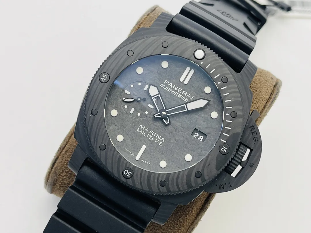 Classic VS Factory Panerai Submersible Marina Militare Carbotech Automatic Men’s Diver Watch – Black Dial with Gray Texture, Black Rubber Strap 788