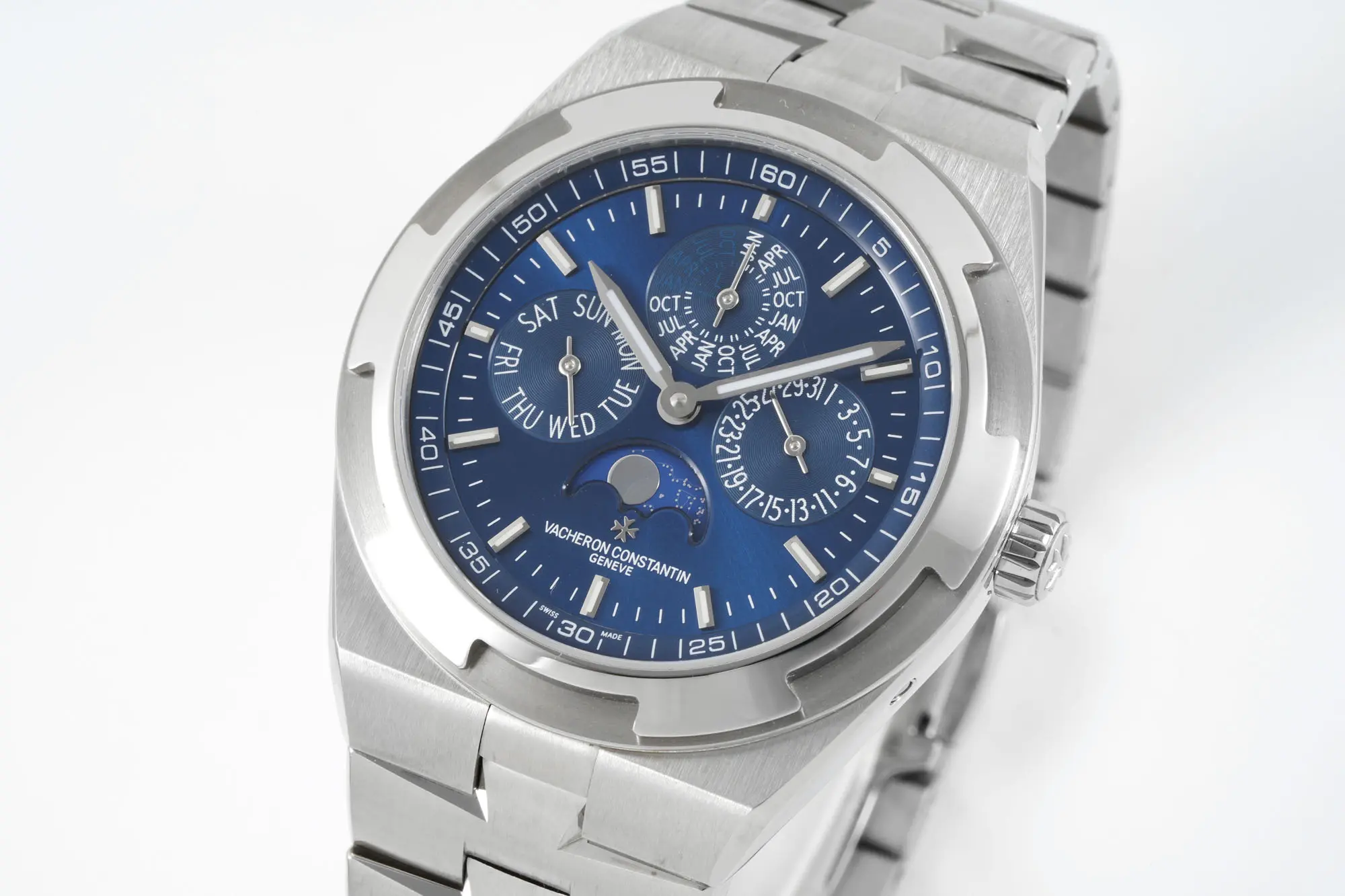PPF Factory Vacheron Constantin Overseas 4300V Perpetual Calendar Watch – Blue Dial, Stainless Steel Bracelet, Best Super Clone Edition Original 7075