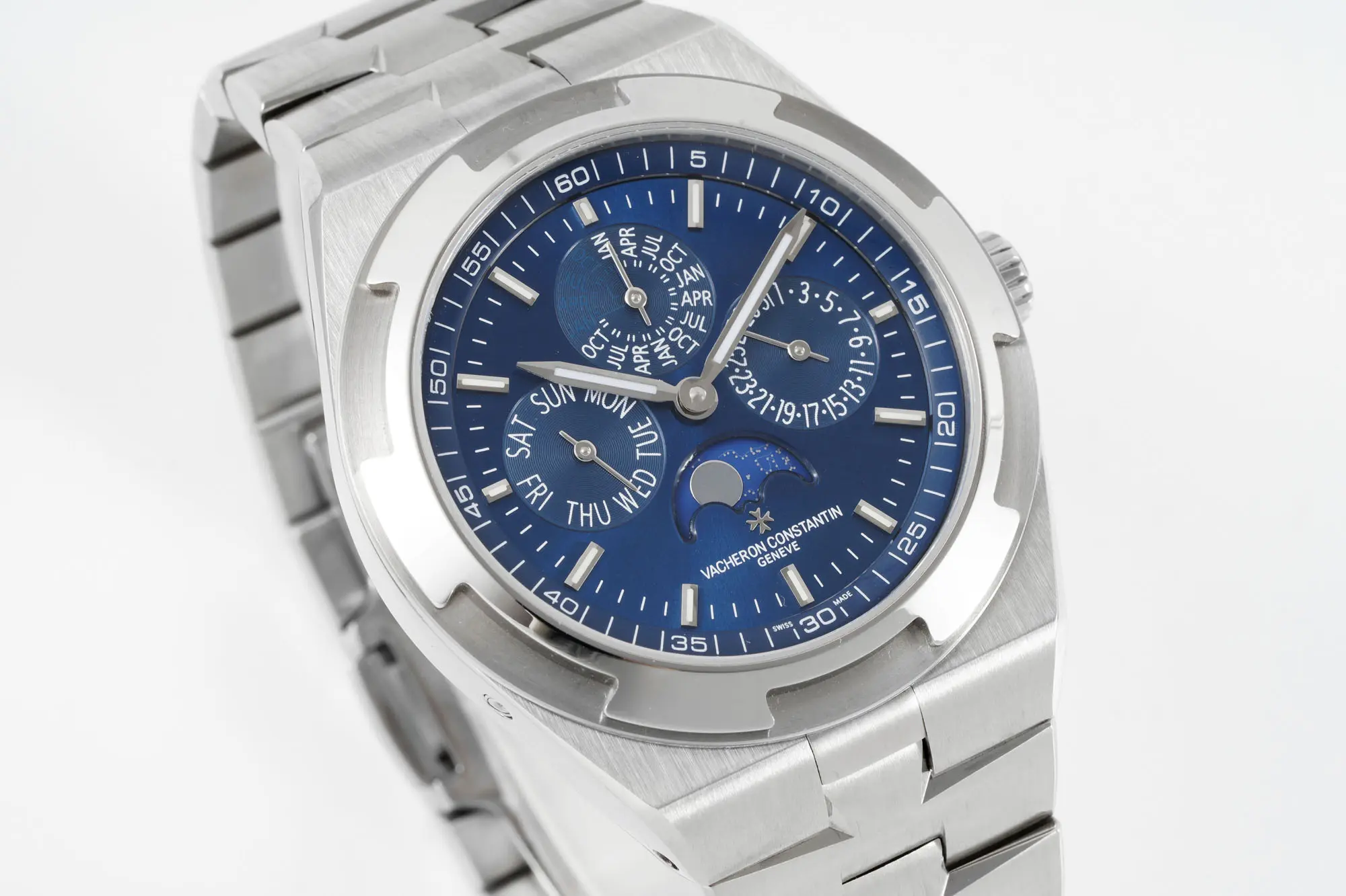 PPF Factory Vacheron Constantin Overseas 4300V Perpetual Calendar Watch – Blue Dial, Stainless Steel Bracelet, Best Super Clone Edition Original 7075