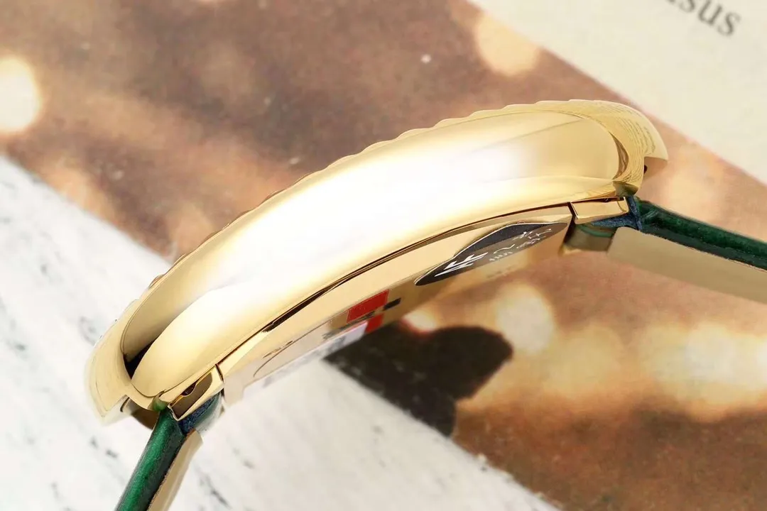 AF Factory Cartier Baignoire Oval Diamond-Set Yellow Gold Women’s Watch with Green Leather Strap and White Dial Breathable 5429
