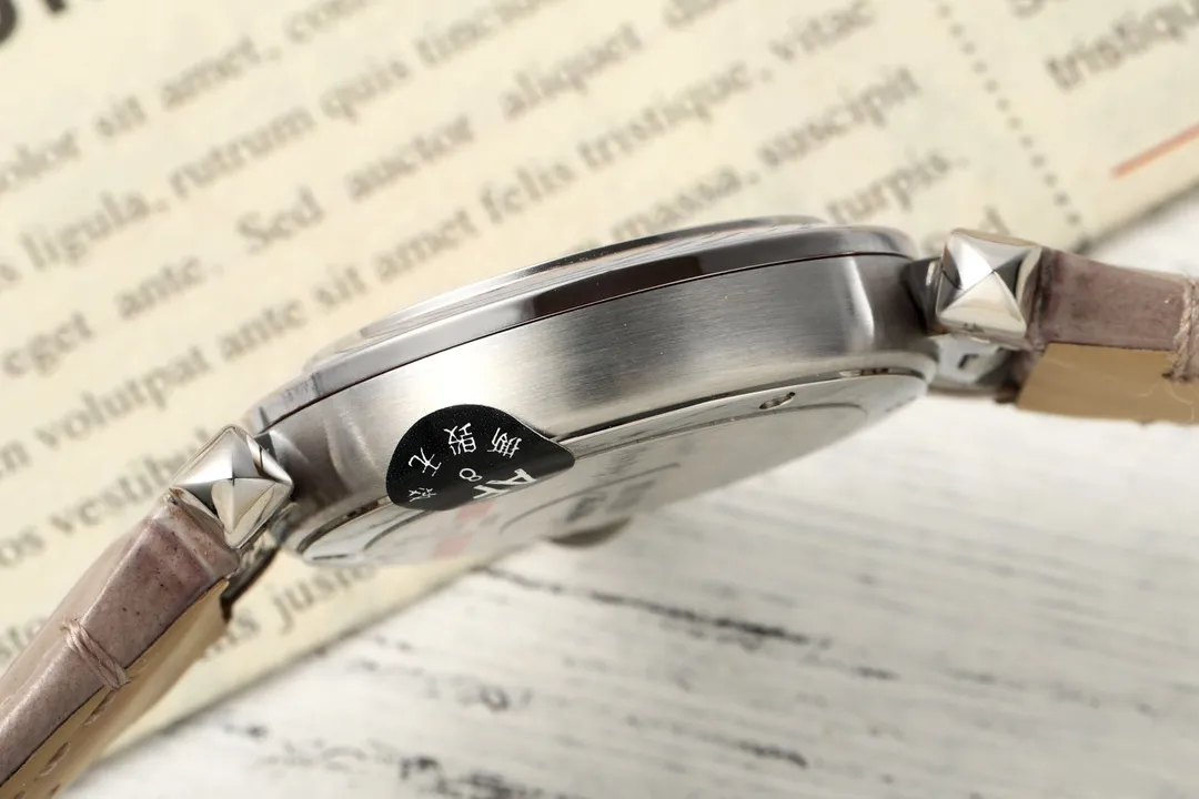 Cartier Pasha de Cartier Silver Case White Dial Blue Hands Beige Alligator Leather Strap Luxury Women’s Watch Popular 2804
