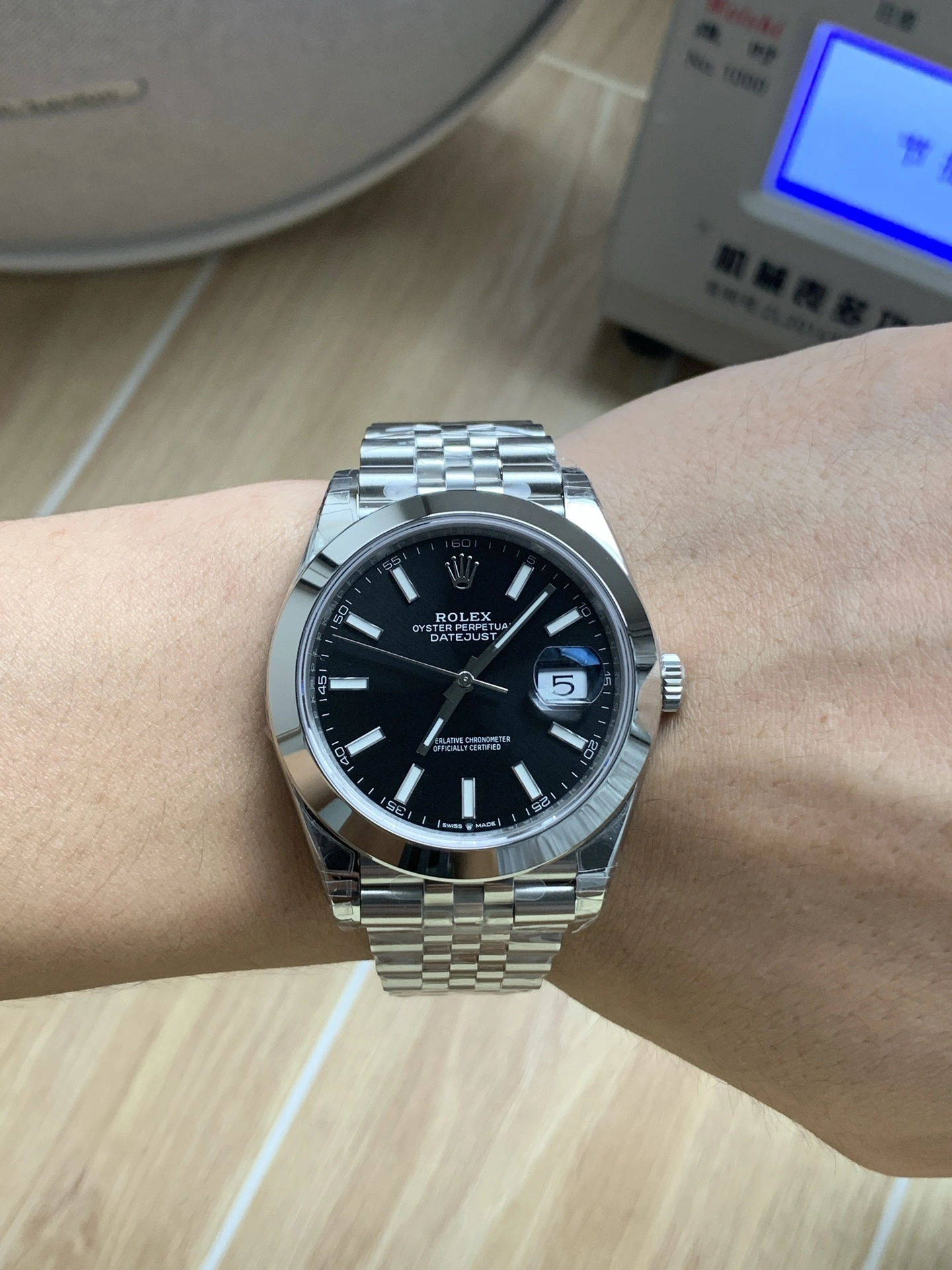 CBD Factory Rolex Datejust 41mm Black Dial Smooth Bezel Jubilee Bracelet (126300) 1:1 Super Clone – DD3235 Movement TimelessDesign 69