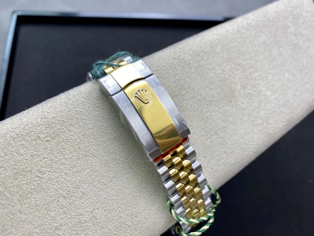 Breathable CBD Factory Rolex Datejust 41mm Two-Tone Yellow Gold Green Dial Fluted Bezel Jubilee Bracelet (126333) 1:1 Super Clone – DD3235 Movement 88