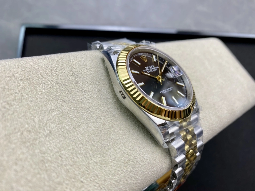 Breathable CBD Factory Rolex Datejust 41mm Two-Tone Yellow Gold Green Dial Fluted Bezel Jubilee Bracelet (126333) 1:1 Super Clone – DD3235 Movement 88