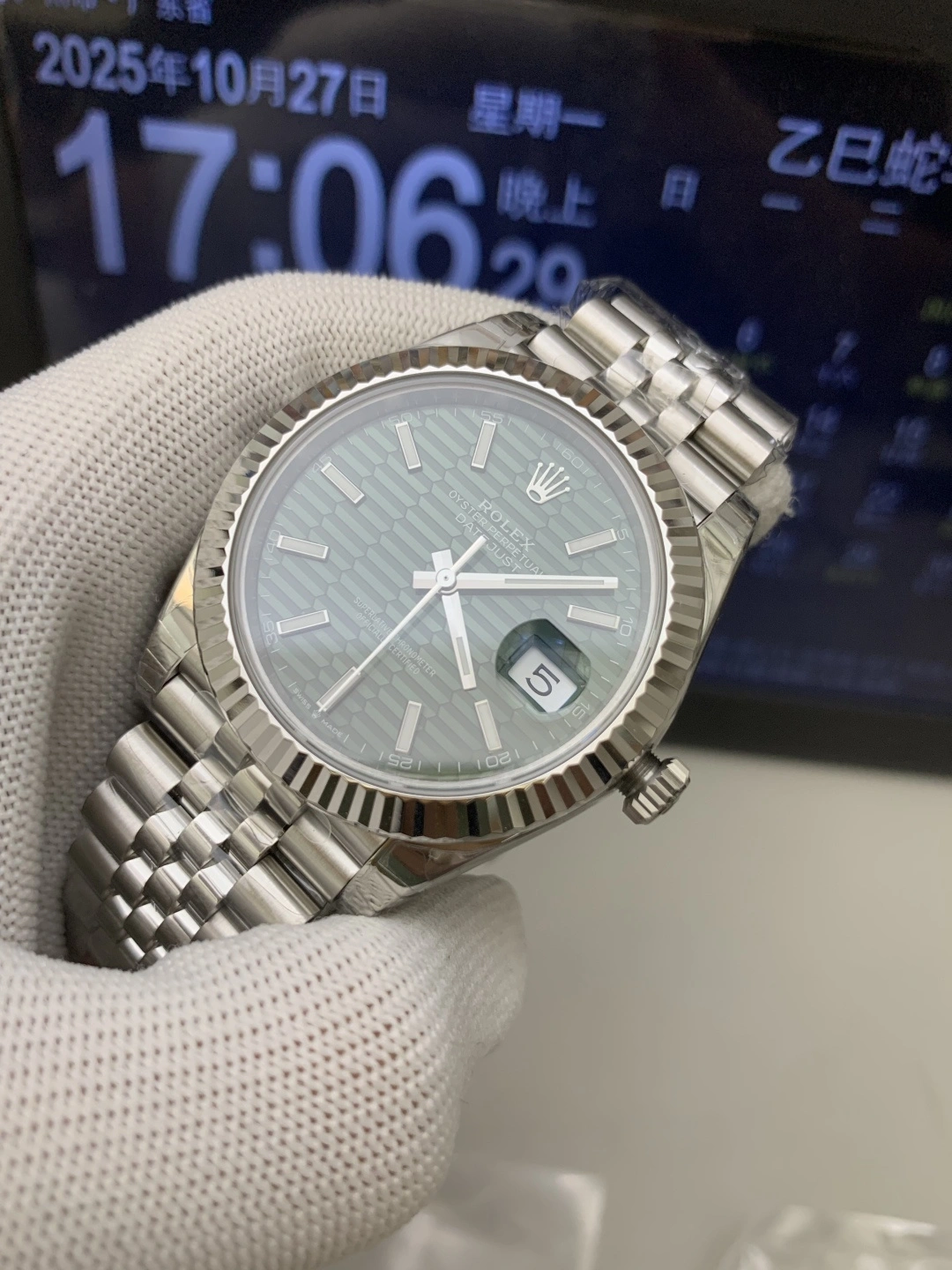Comfortable CBD Factory Rolex Datejust 41mm Green Fluted Motif Dial Fluted Bezel Jubilee Bracelet (126334) 1:1 Super Clone – DD3235 Movement 60
