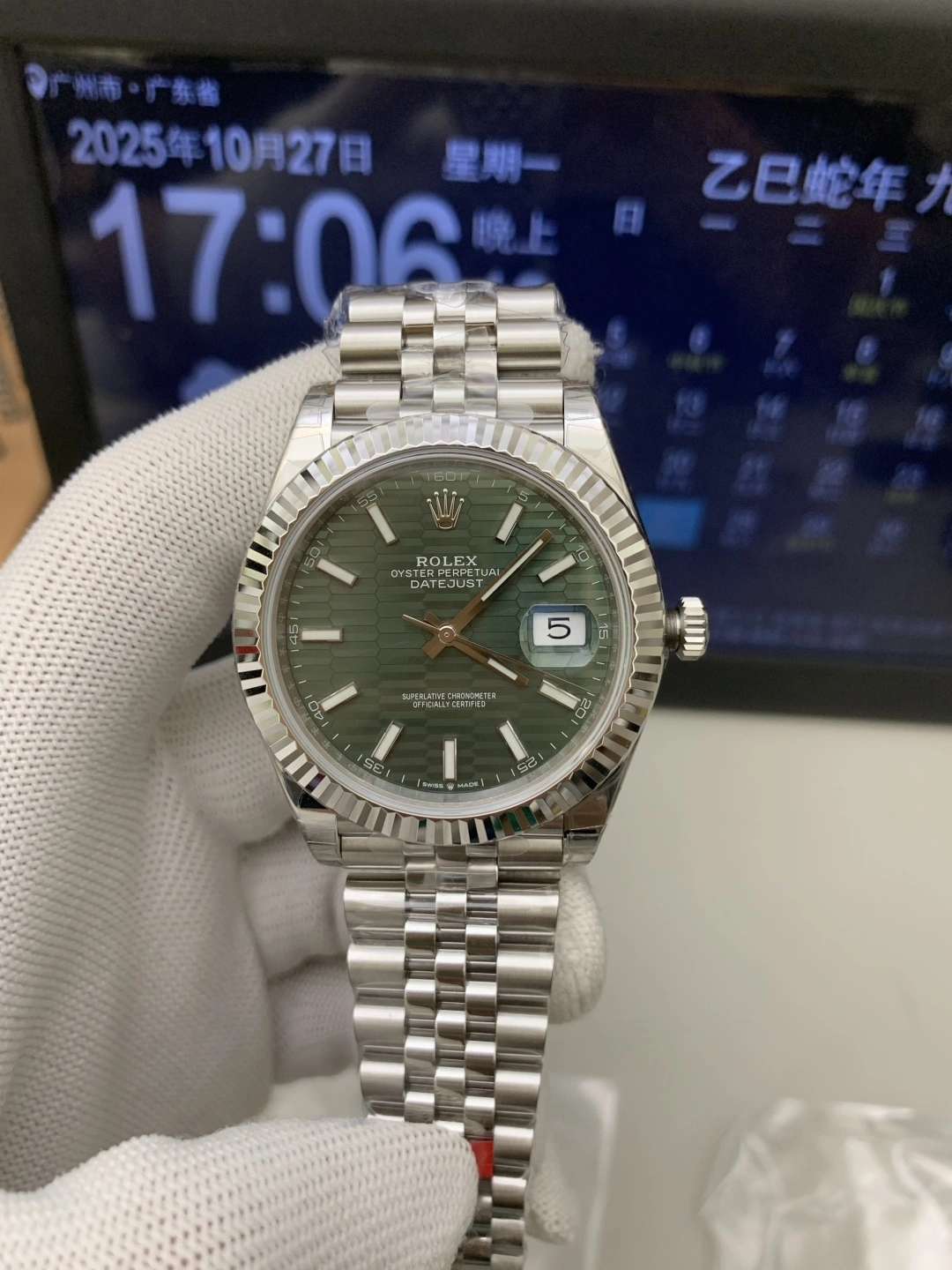 Comfortable CBD Factory Rolex Datejust 41mm Green Fluted Motif Dial Fluted Bezel Jubilee Bracelet (126334) 1:1 Super Clone – DD3235 Movement 60