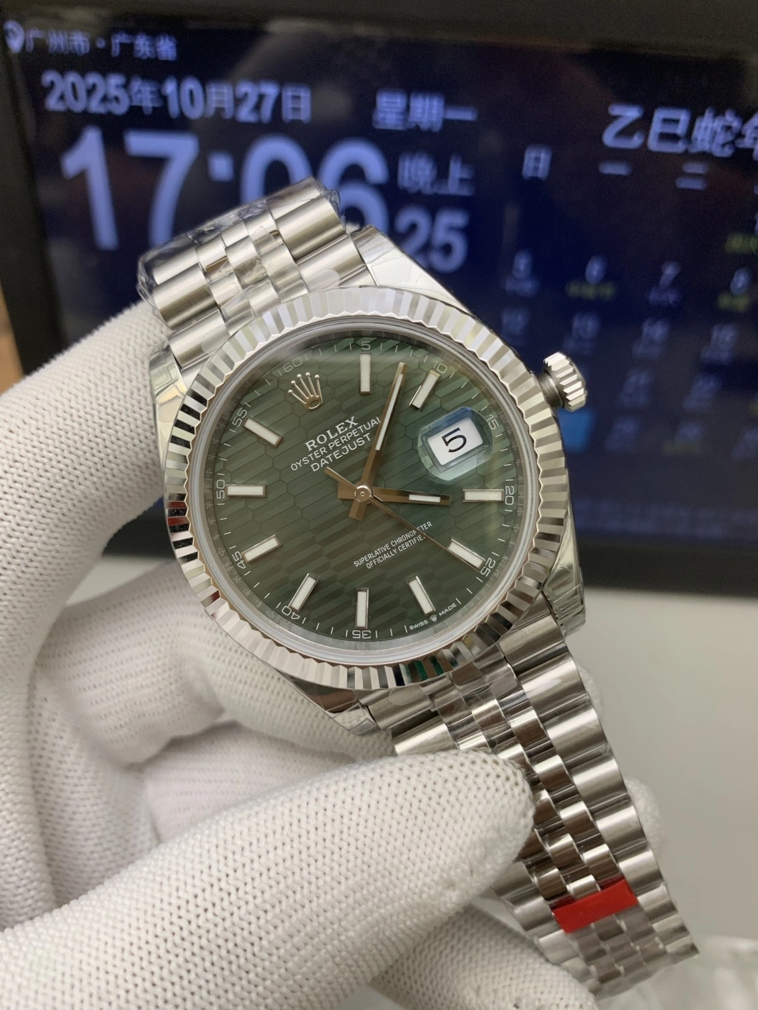 Comfortable CBD Factory Rolex Datejust 41mm Green Fluted Motif Dial Fluted Bezel Jubilee Bracelet (126334) 1:1 Super Clone – DD3235 Movement 60