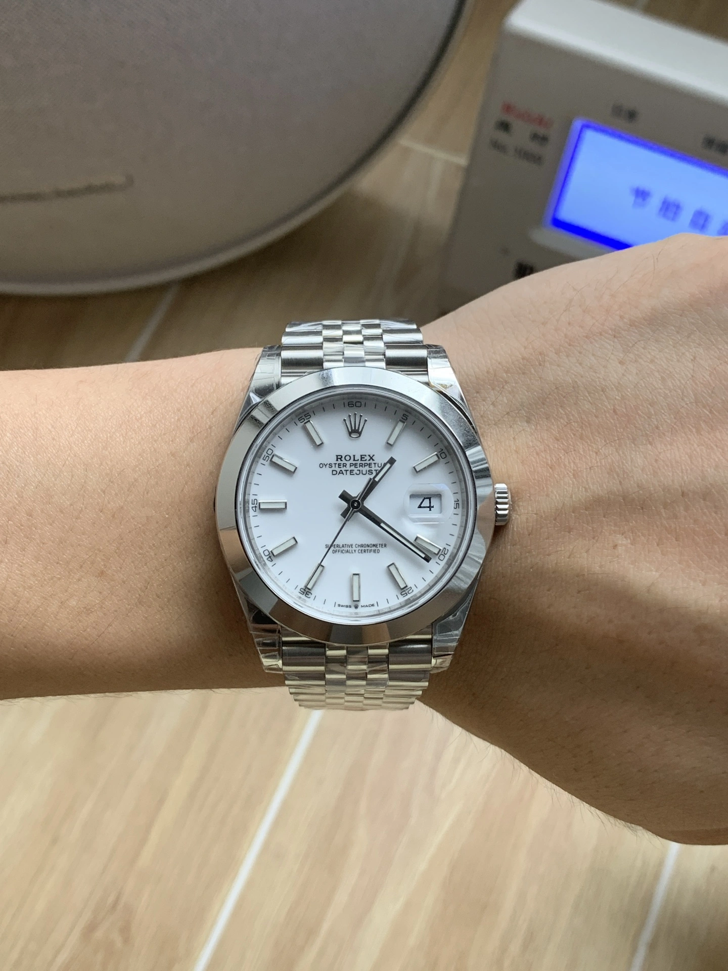 CBD Factory Rolex Datejust 41mm Pure White Dial Smooth Bezel Jubilee Bracelet (126300) 1:1 Super Clone – DD3235 Movement Trendy 68