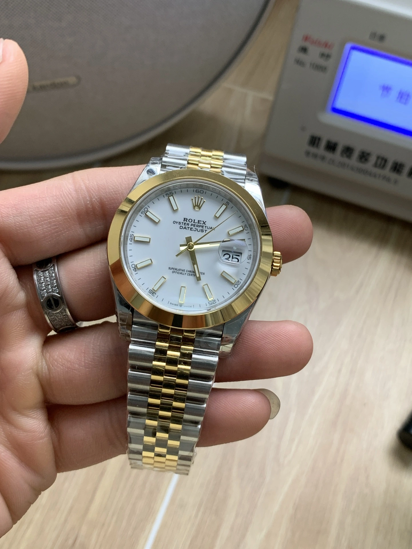CBD Factory Rolex Datejust 41mm Two-Tone Yellow Gold White Dial Smooth Bezel Jubilee Bracelet (126303) 1:1 Super Clone – DD3235 Movement Trendsetting 91