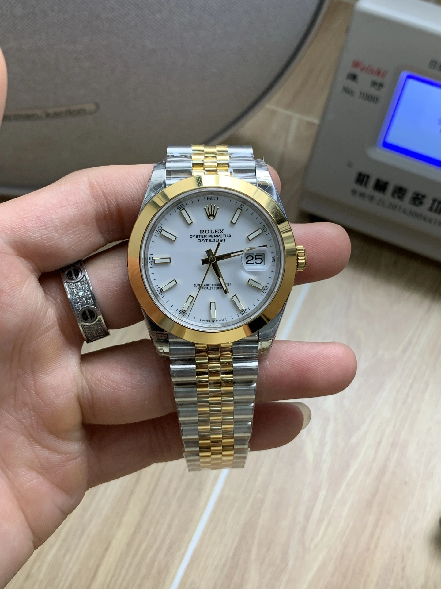 CBD Factory Rolex Datejust 41mm Two-Tone Yellow Gold White Dial Smooth Bezel Jubilee Bracelet (126303) 1:1 Super Clone – DD3235 Movement Trendsetting 91