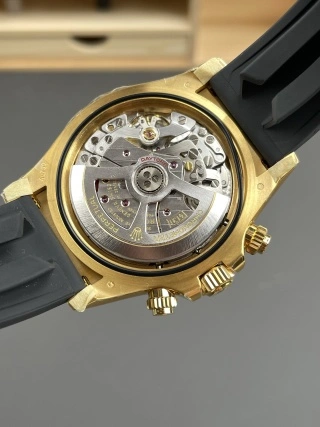 CBD Factory Rolex Cosmograph Daytona 40mm Black Dial Yellow Gold Rubber Strap (126518LN) 1:1 Super Clone – DD4131 Movement Lightweight 16