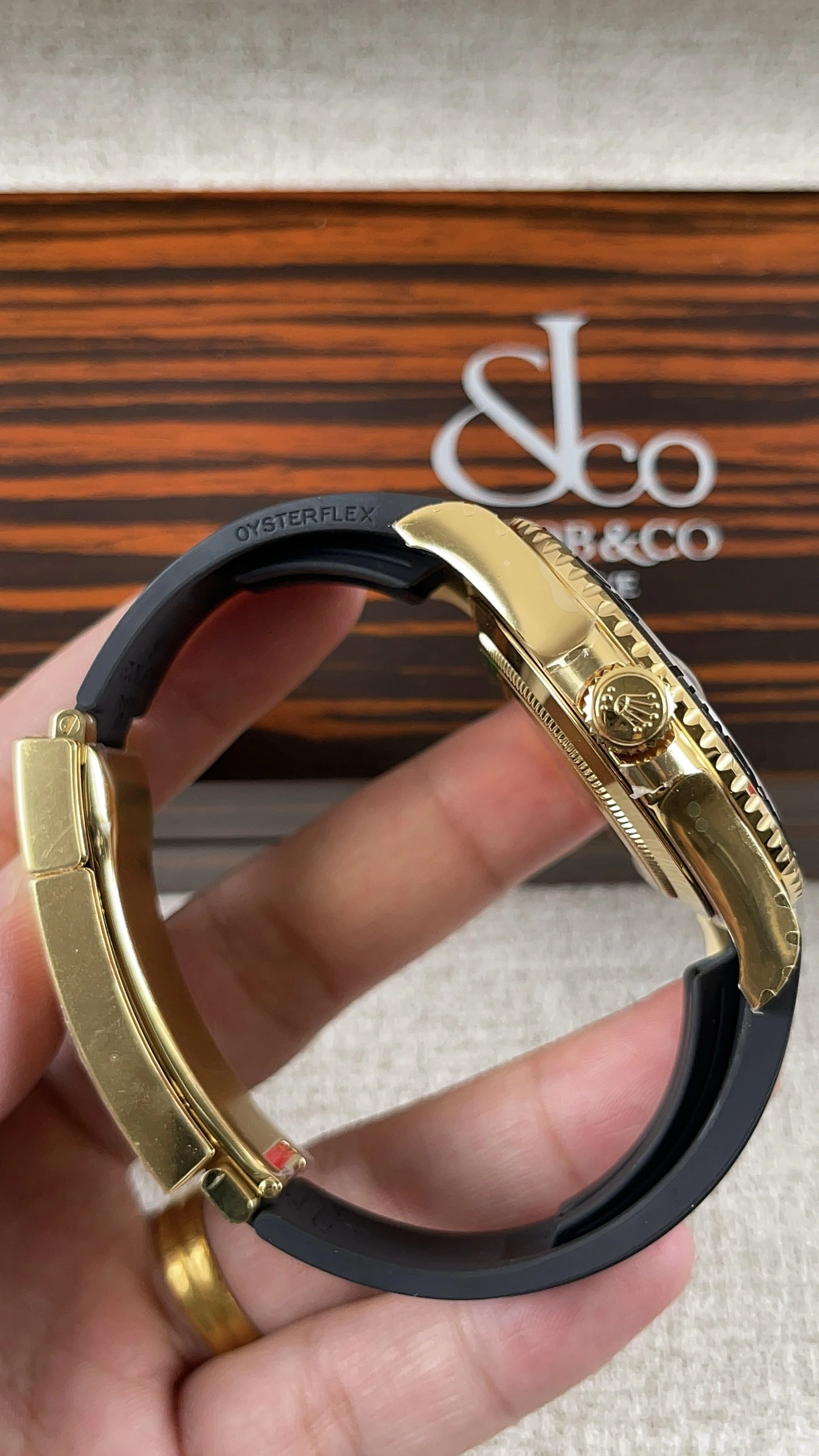 Timeless CBD Factory Rolex Yacht-Master 42mm Yellow Gold Black Dial Ceramic Bezel Oysterflex Strap (226658) 1:1 Super Clone – DD3235 Movement 210