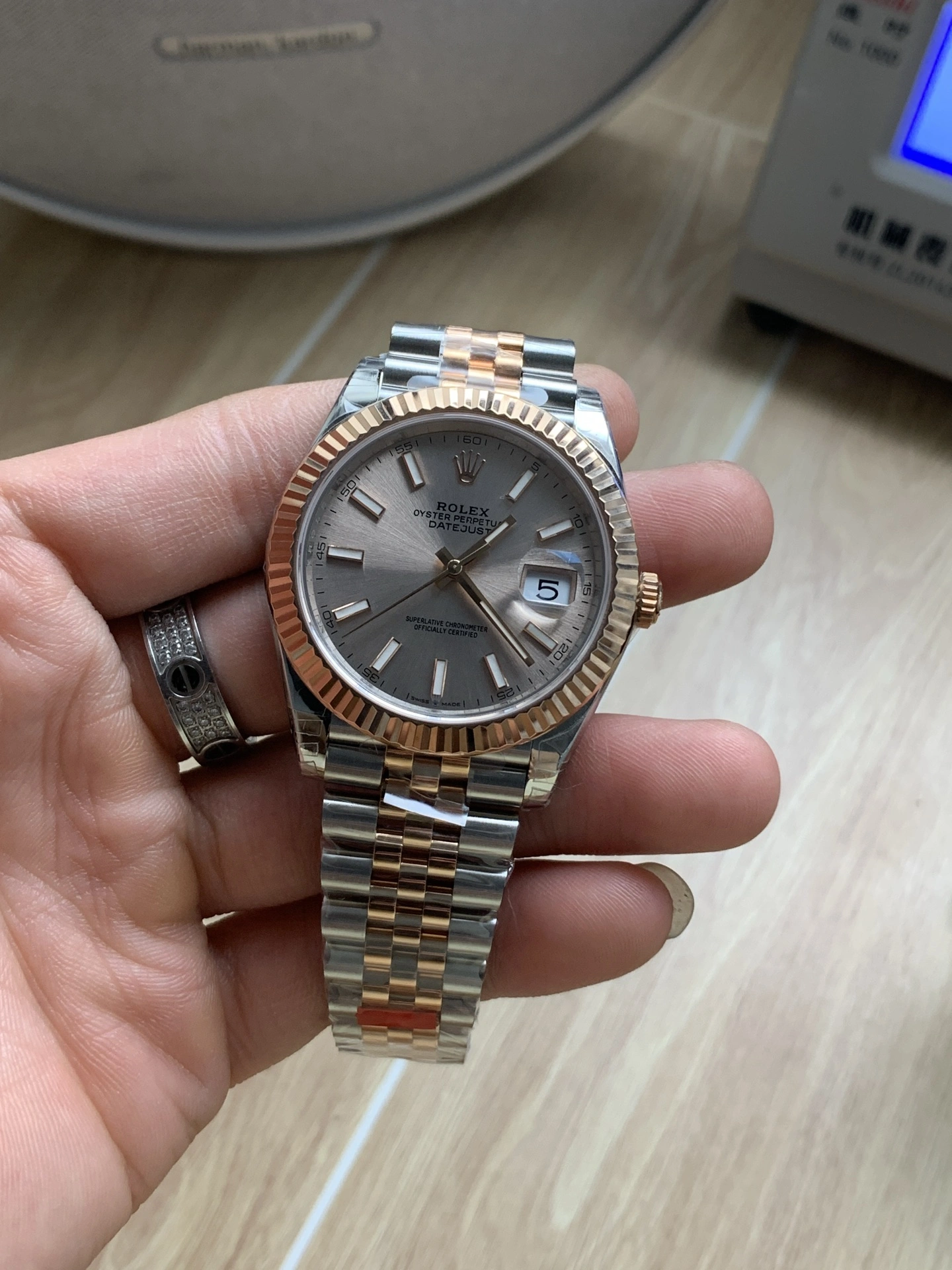 HighQuality CBD Factory Rolex Datejust 41mm Two-Tone Rose Gold Sunburst Slate Dial Jubilee Bracelet (126331) 1:1 Super Clone – DD3235 Movement 81