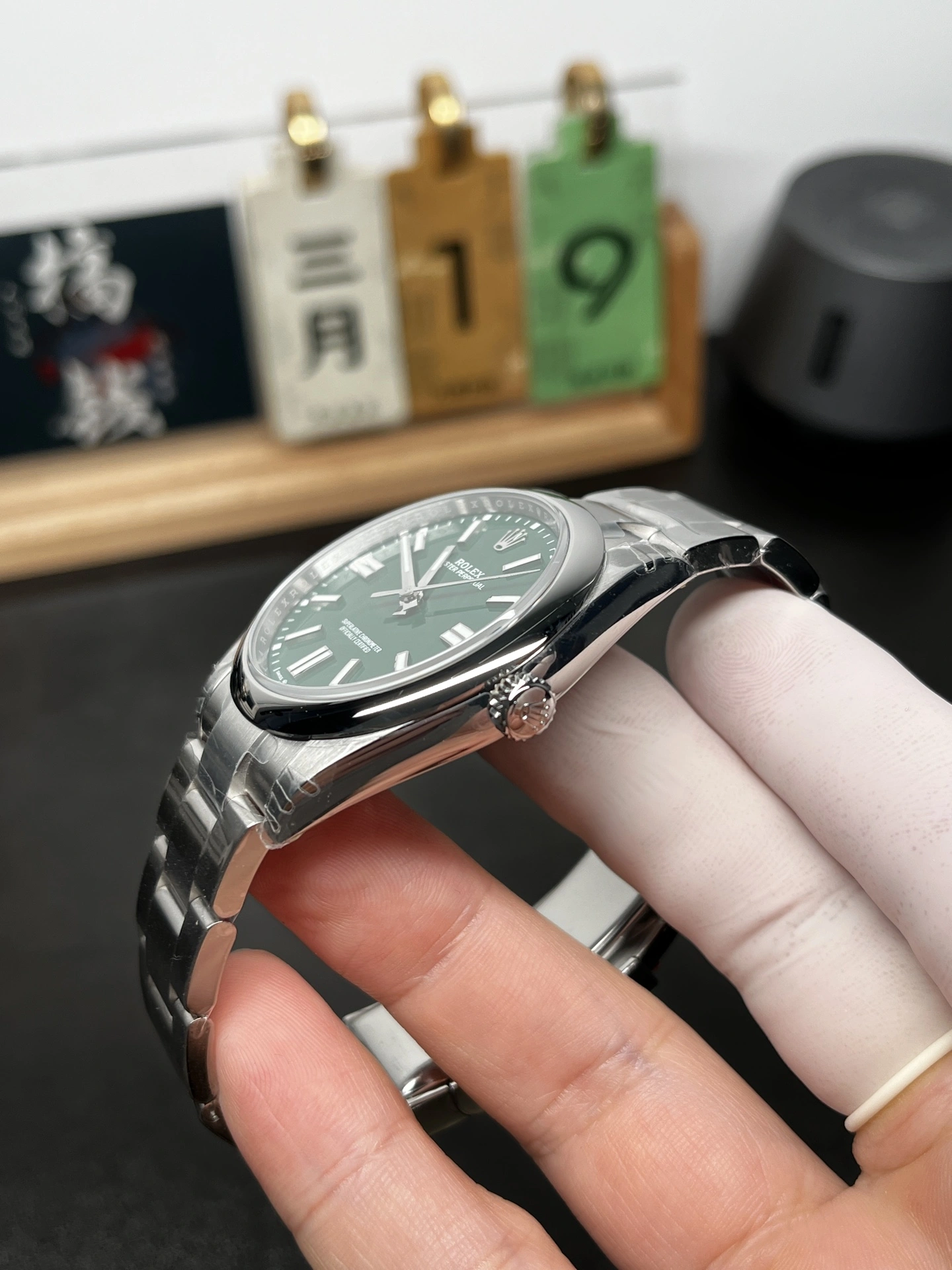 Comfortable CBD Factory Rolex Oyster Perpetual 41mm “Rolex Green” Lacquer Dial Smooth Bezel Oyster Bracelet (124300) 1:1 Super Clone – DD3230 Movement 176