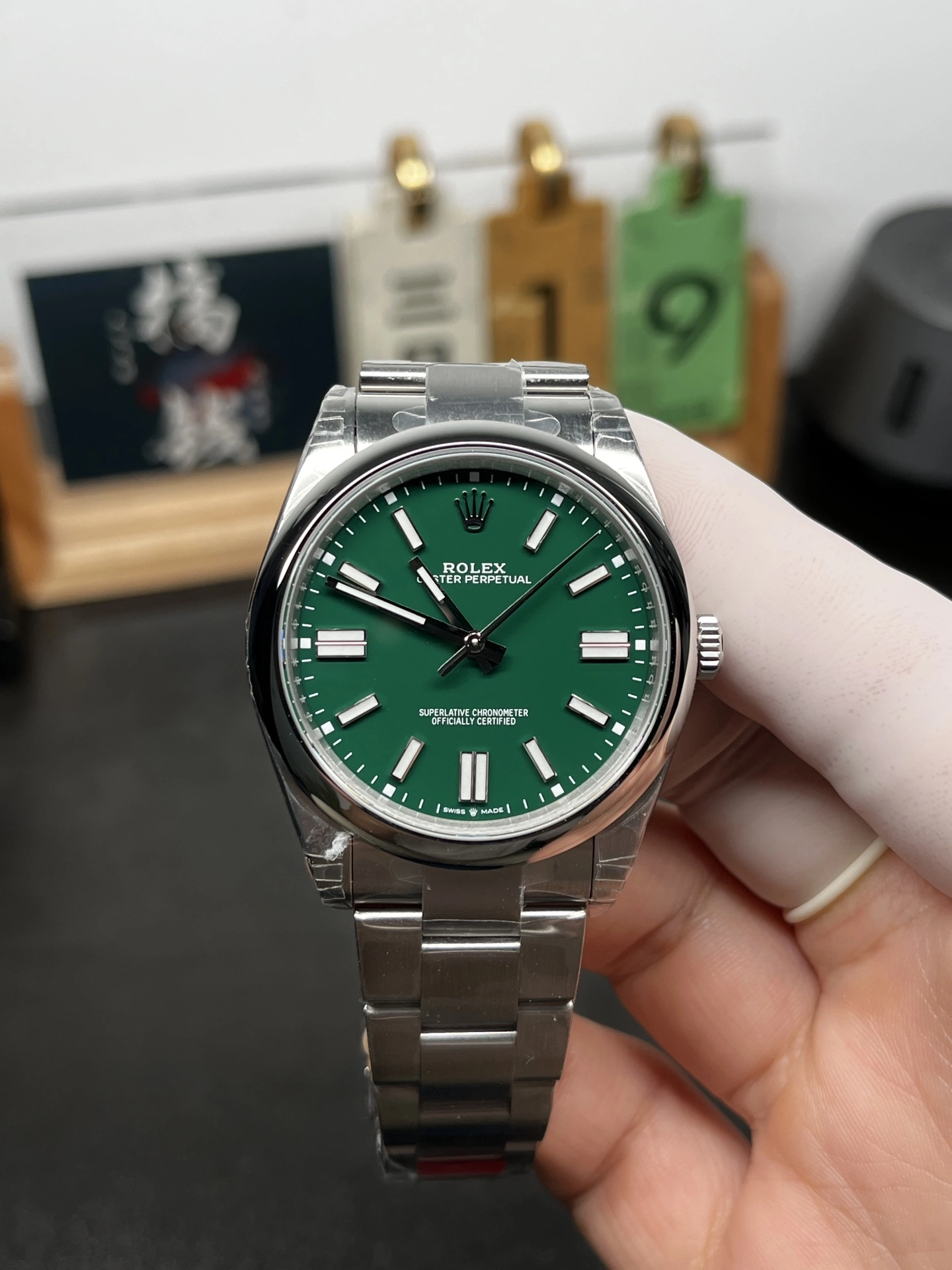 Comfortable CBD Factory Rolex Oyster Perpetual 41mm “Rolex Green” Lacquer Dial Smooth Bezel Oyster Bracelet (124300) 1:1 Super Clone – DD3230 Movement 176