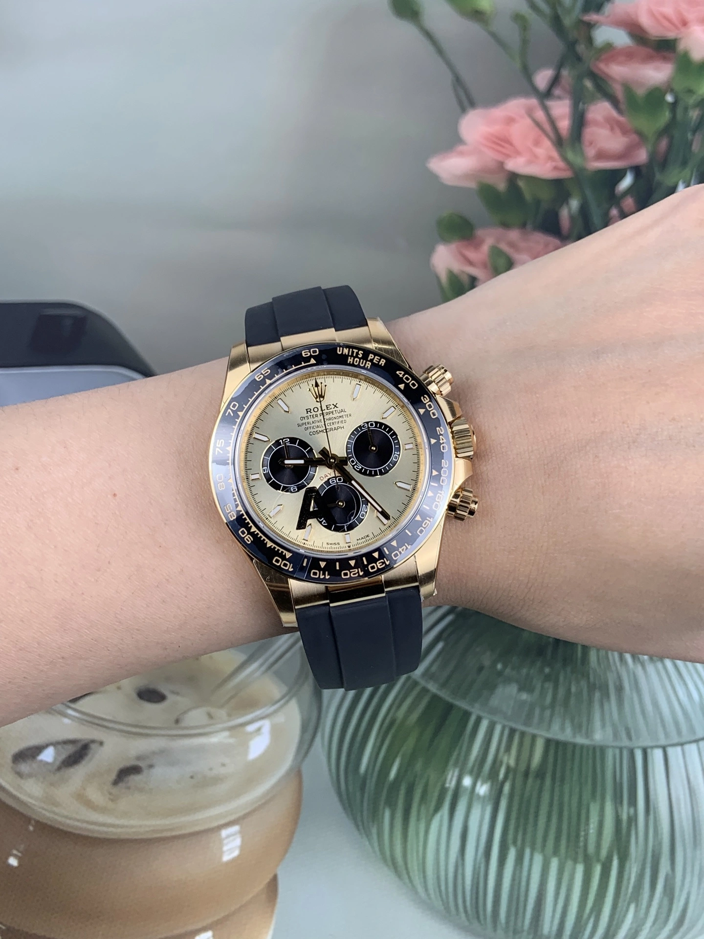 Snug CBD Factory Rolex Cosmograph Daytona Yellow Gold “Shawn Yue” Champagne Dial Rubber Strap (126518LN) 1:1 Super Clone – DD4131 Movement 23
