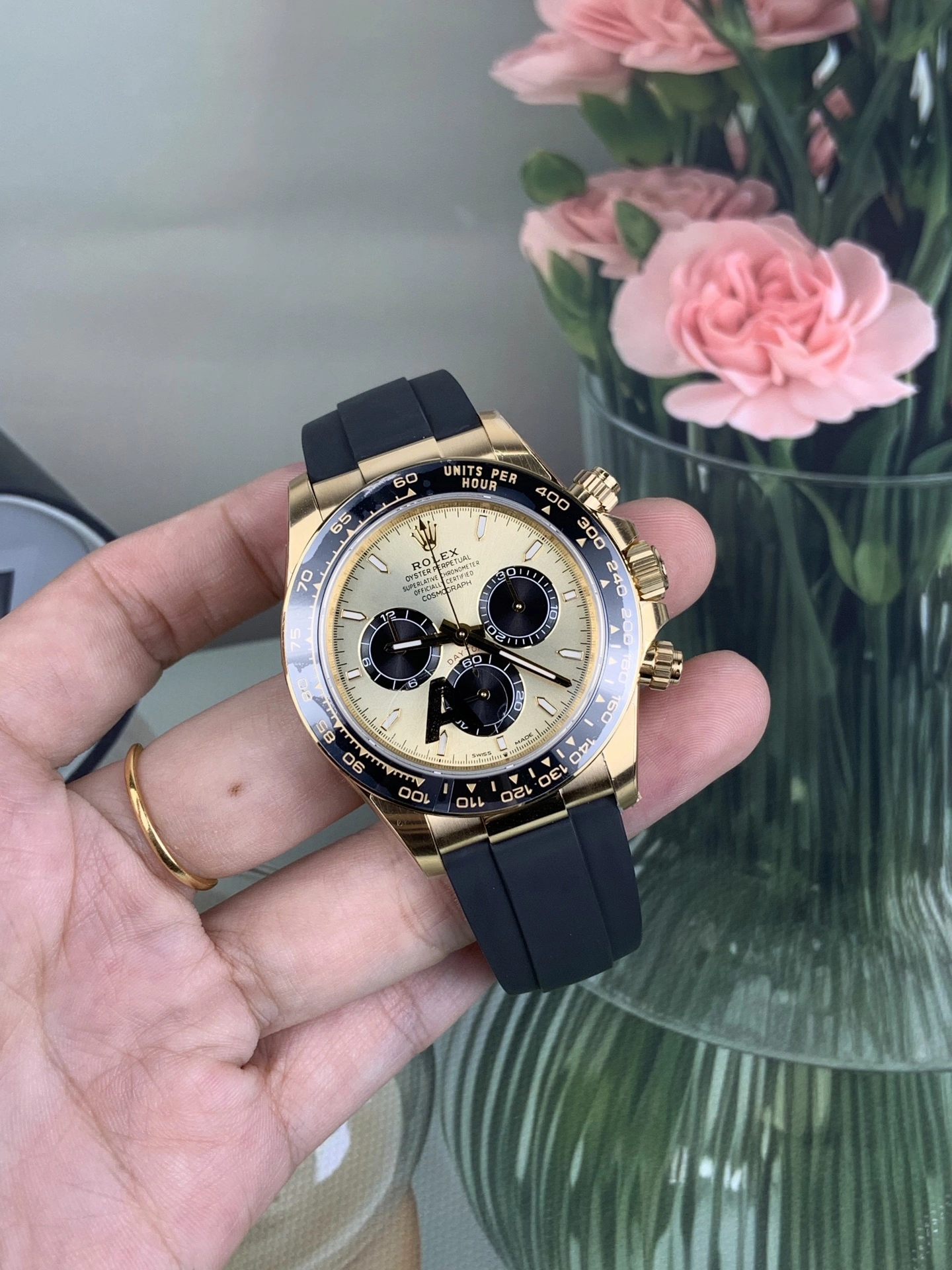 Snug CBD Factory Rolex Cosmograph Daytona Yellow Gold “Shawn Yue” Champagne Dial Rubber Strap (126518LN) 1:1 Super Clone – DD4131 Movement 23