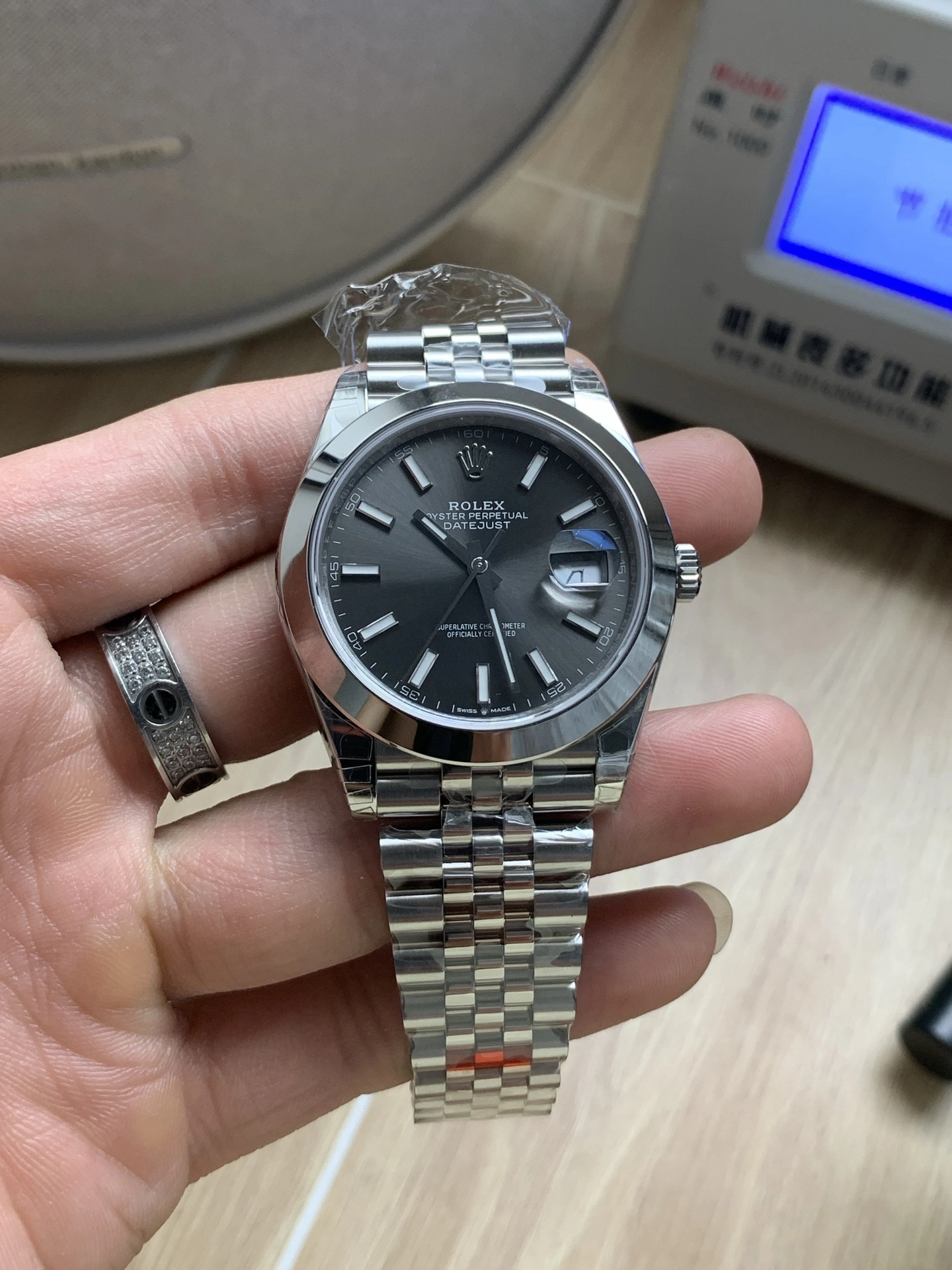 Thermal CBD Factory Rolex Datejust 41mm Sunburst Slate Grey Dial Smooth Bezel Jubilee Bracelet (126300) 1:1 Super Clone – DD3235 Movement 75