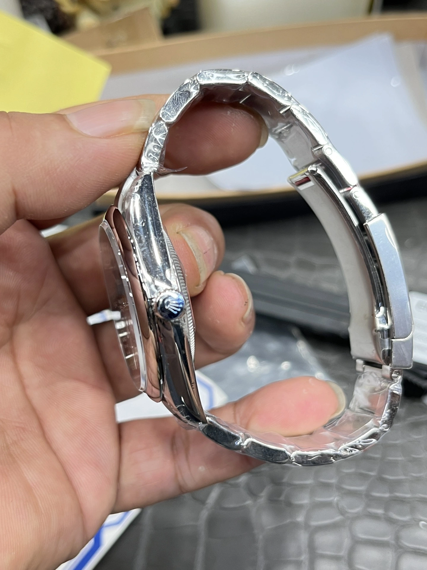HighQuality CBD Factory Rolex Oyster Perpetual 41mm “Celebration Bubble” Motif Dial Smooth Bezel Oyster Bracelet (124300) 1:1 Super Clone – DD3230 Movement 165