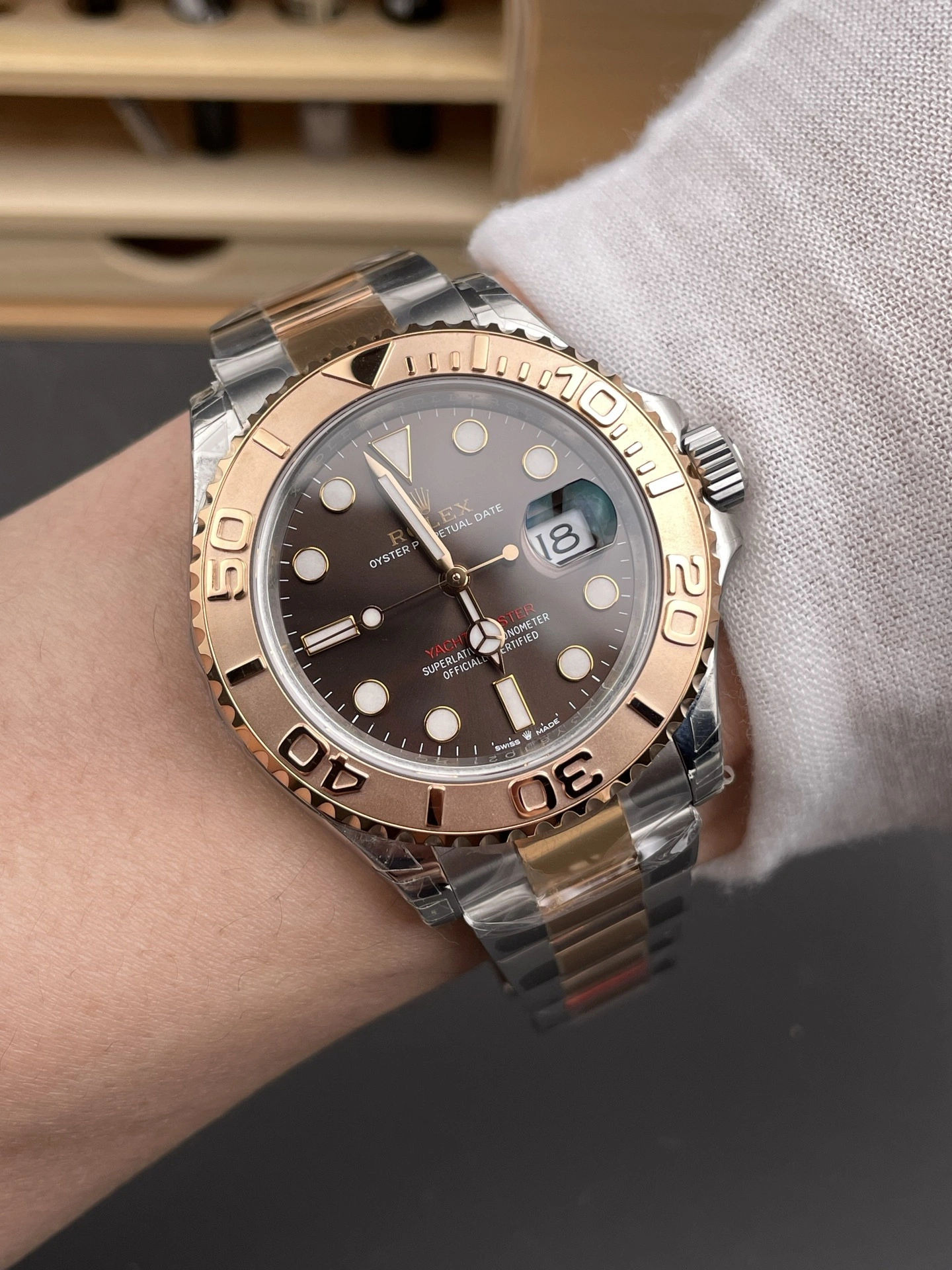 CBD Factory Rolex Yacht-Master 40mm Two-Tone Rose Gold Chocolate Dial Rose Gold Bezel Oyster Bracelet (126621) 1:1 Super Clone – DD3235 Movement ComfortFit 208
