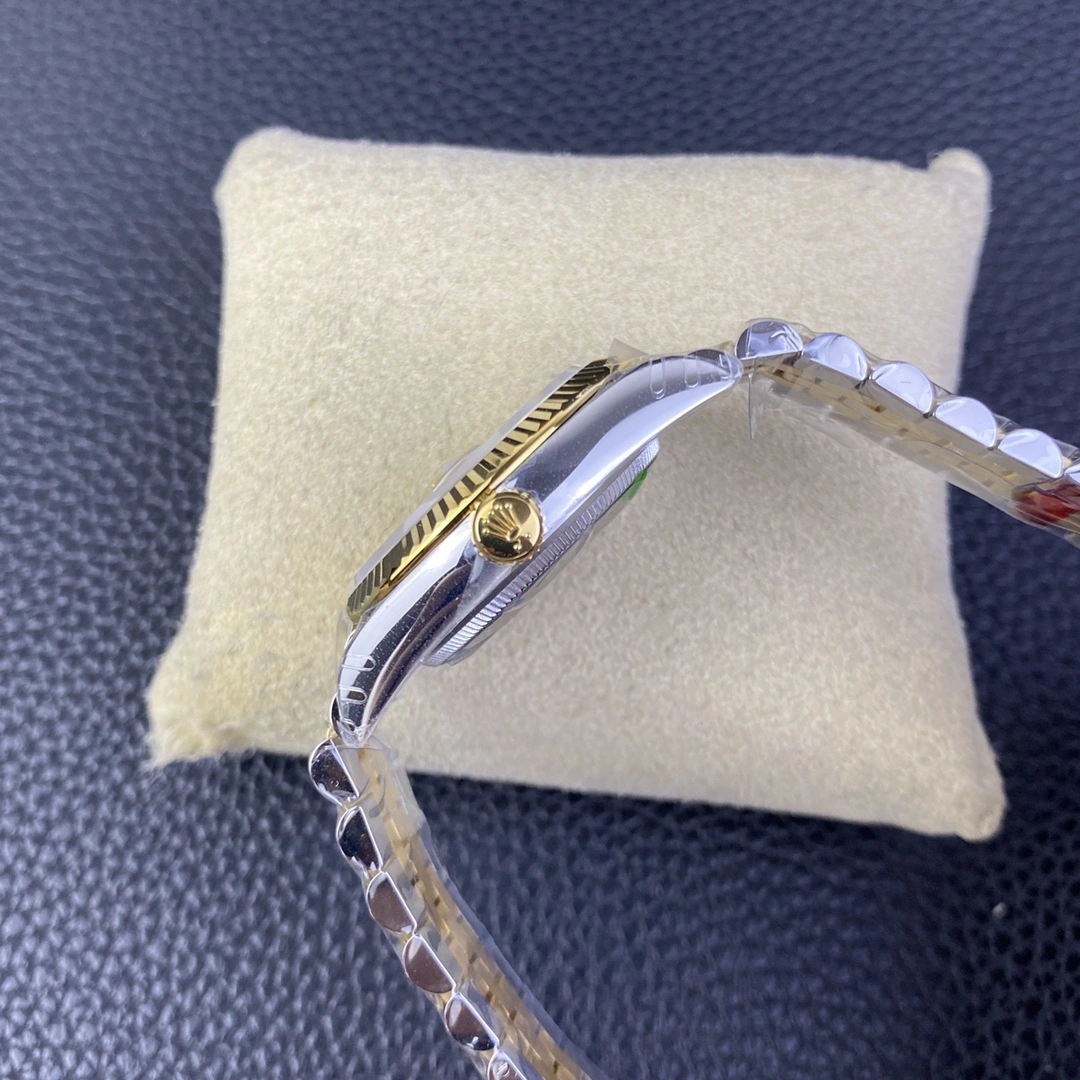 Comfortable CBD Factory Rolex Datejust 36mm Two-Tone Yellow Gold Golden Fluted Motif Diamond Dial Jubilee Bracelet (126233) 1:1 Super Clone – DD3235 Movement 117