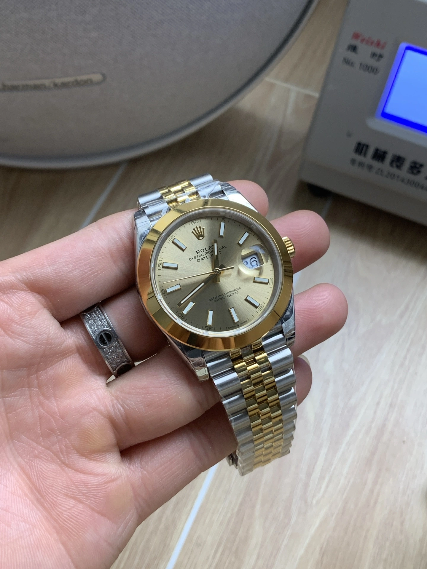 CBD Factory Rolex Datejust 41mm Two-Tone Yellow Gold Champagne Dial Smooth Bezel Jubilee Bracelet (126303) 1:1 Super Clone – DD3235 Movement Stylish 84